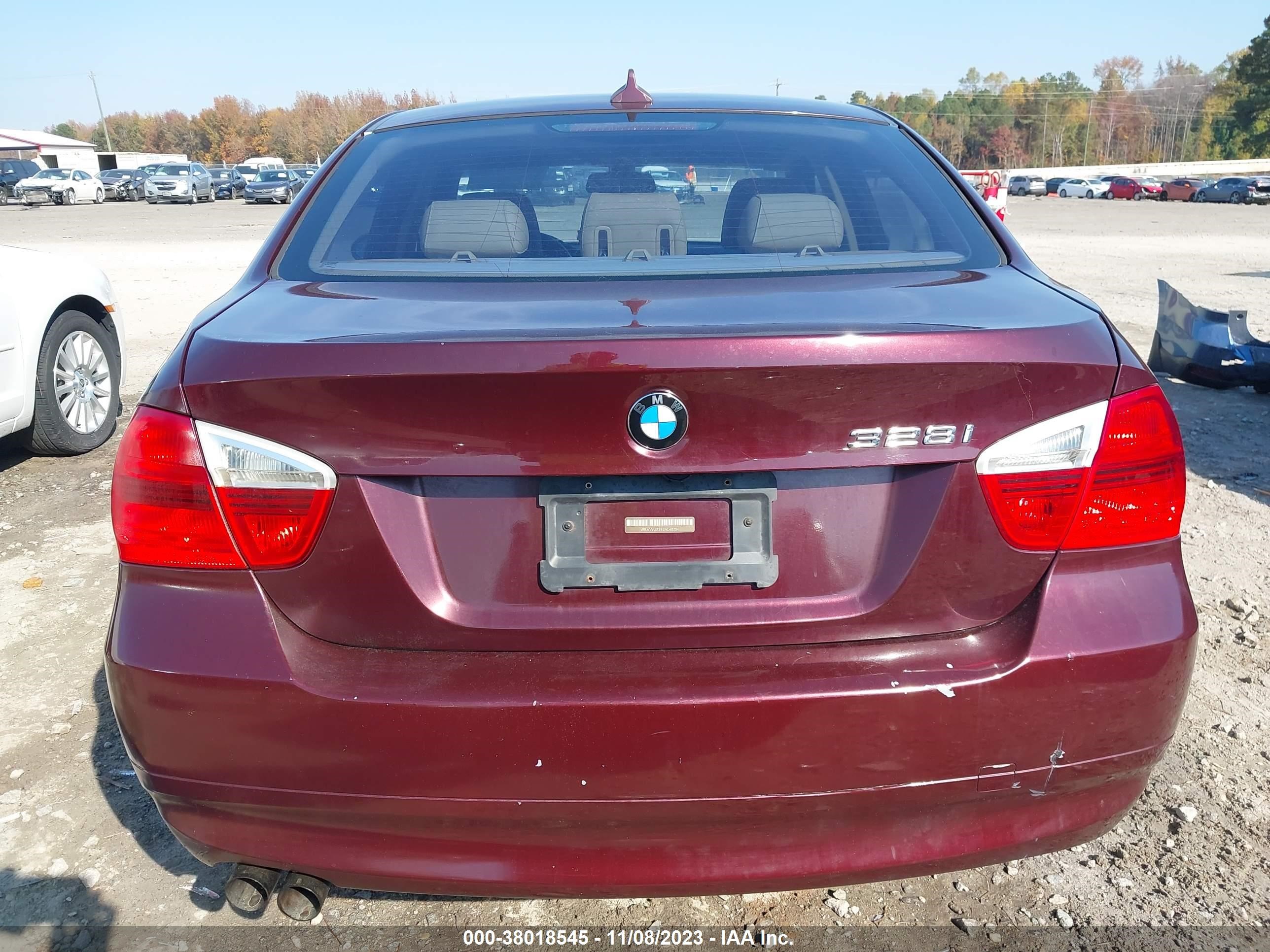 Photo 15 VIN: WBAVA37598NL48204 - BMW 3ER 