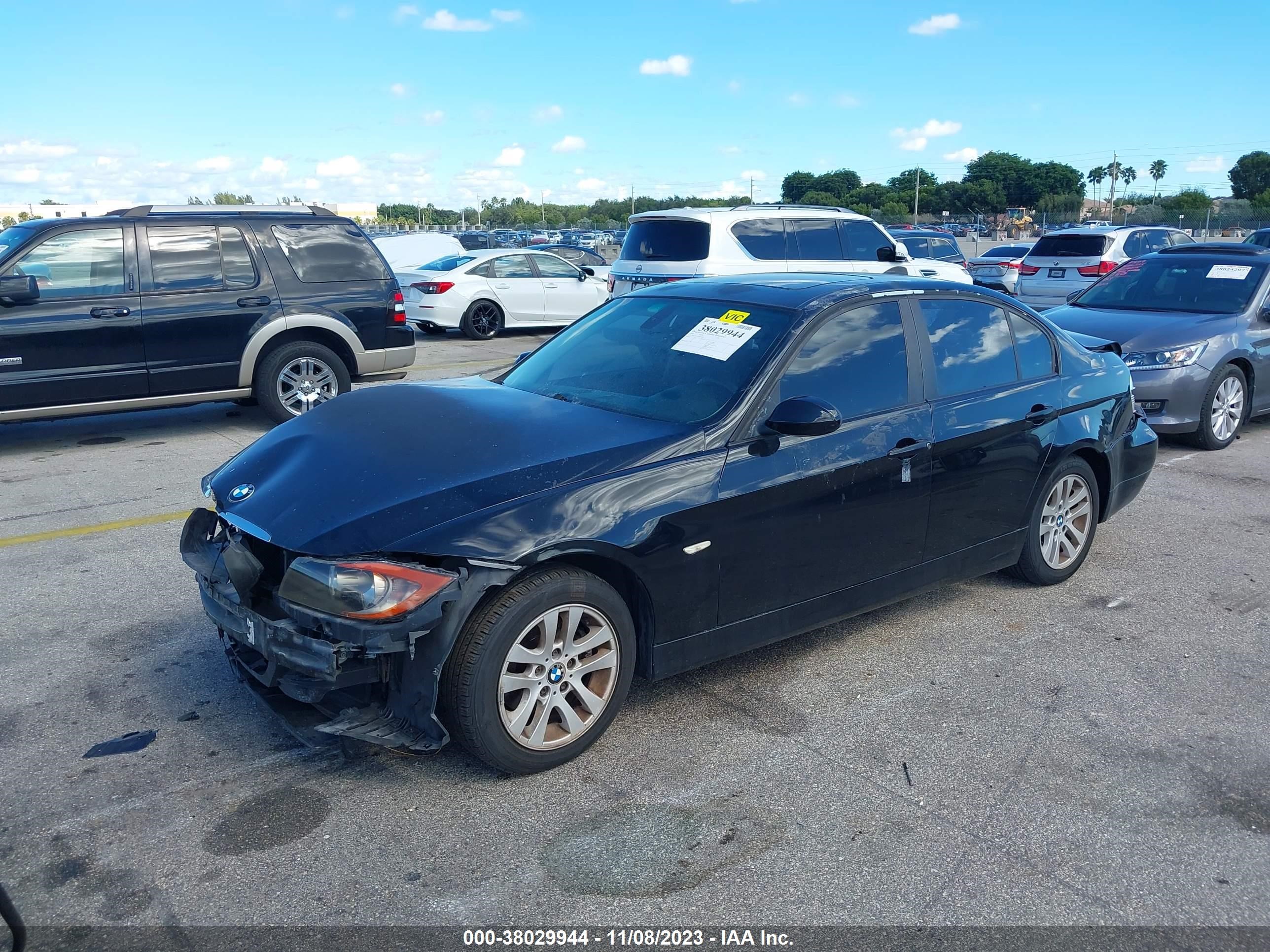 Photo 1 VIN: WBAVA375X7NE28824 - BMW 3ER 