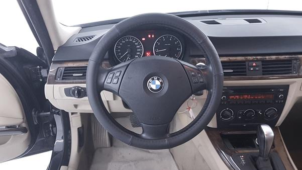 Photo 13 VIN: WBAVA71027VE23668 - BMW 320I 