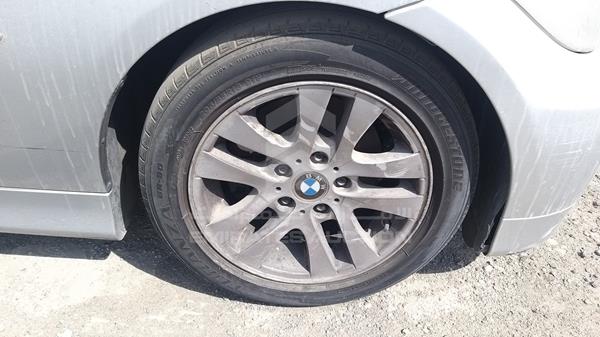 Photo 28 VIN: WBAVA71046PS01889 - BMW 320I 