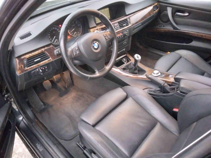 Photo 13 VIN: WBAVB11090PS45355 - BMW 325I SALOON 