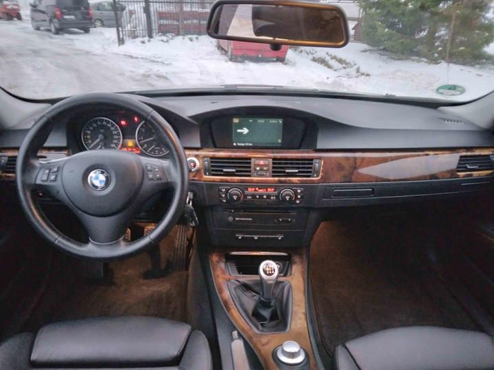 Photo 12 VIN: WBAVB11090PS45355 - BMW 325I SALOON 