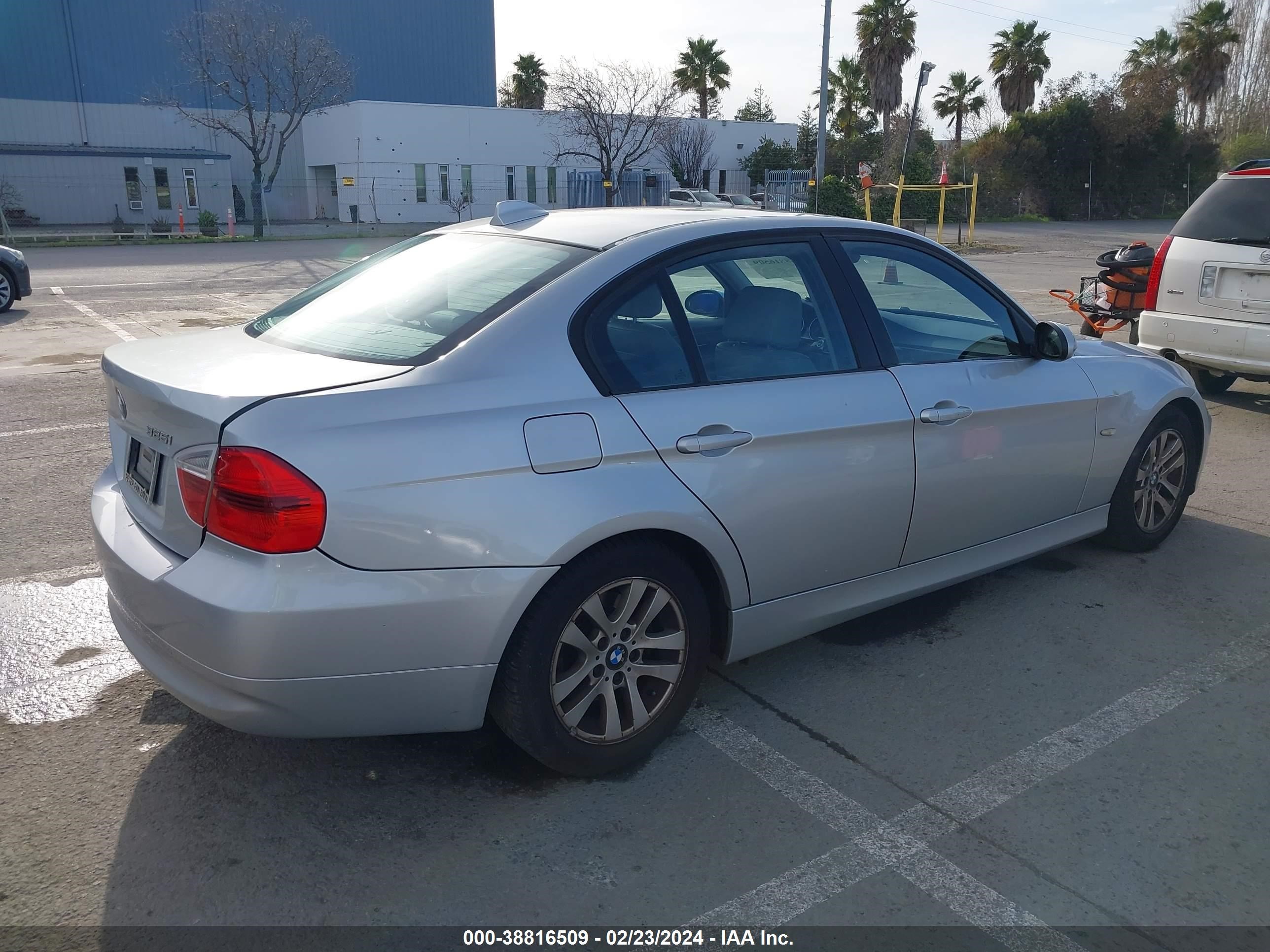 Photo 3 VIN: WBAVB13506PT15097 - BMW 3ER 