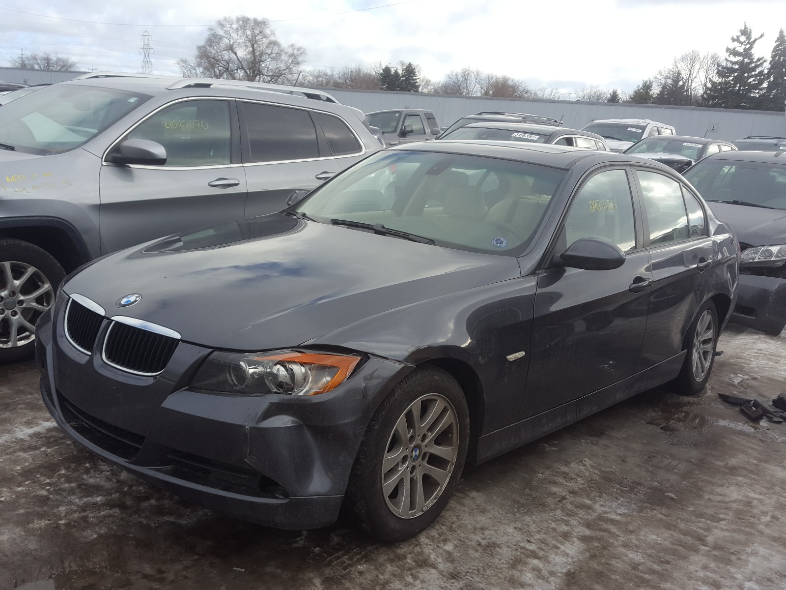 Photo 1 VIN: WBAVB13516KR58720 - BMW 325 I 