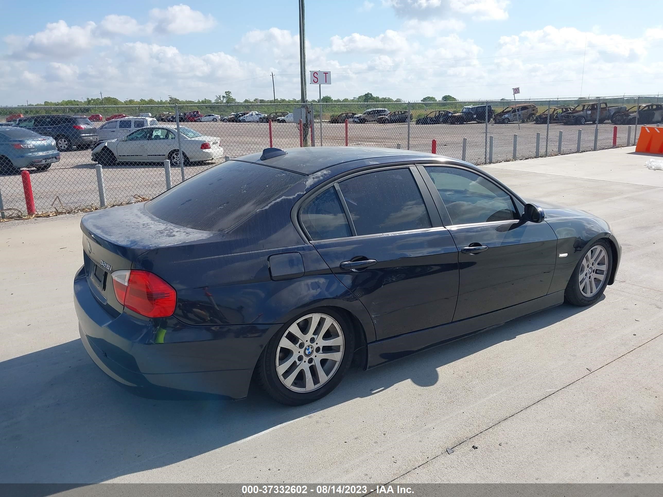 Photo 3 VIN: WBAVB13516KX36856 - BMW 3ER 