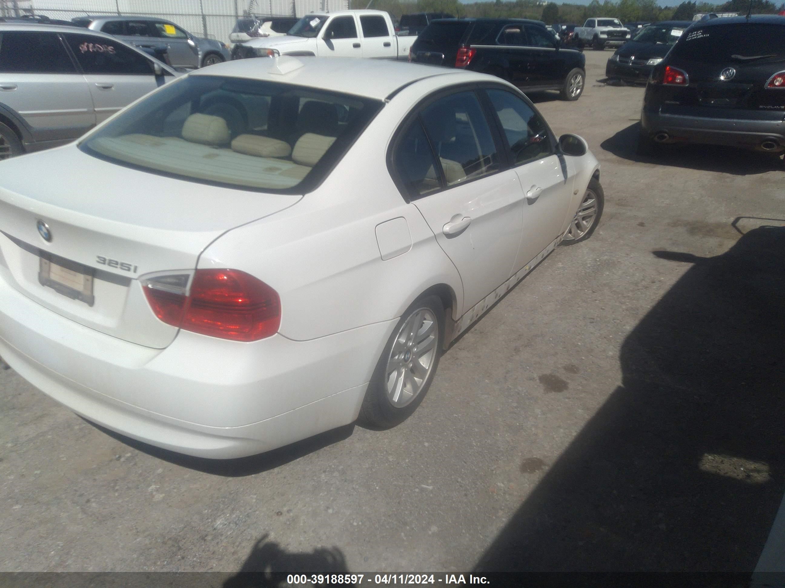 Photo 3 VIN: WBAVB13516KX39644 - BMW 3ER 