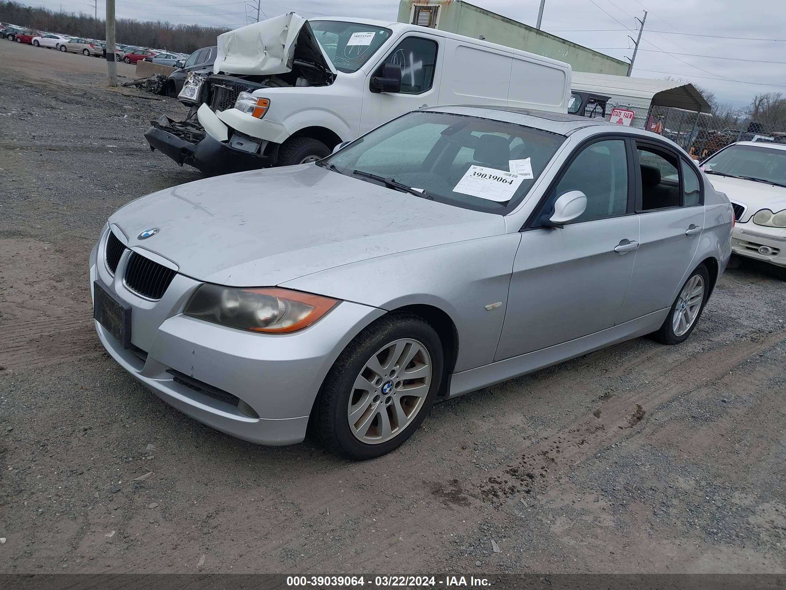 Photo 1 VIN: WBAVB13516KX46934 - BMW 3ER 