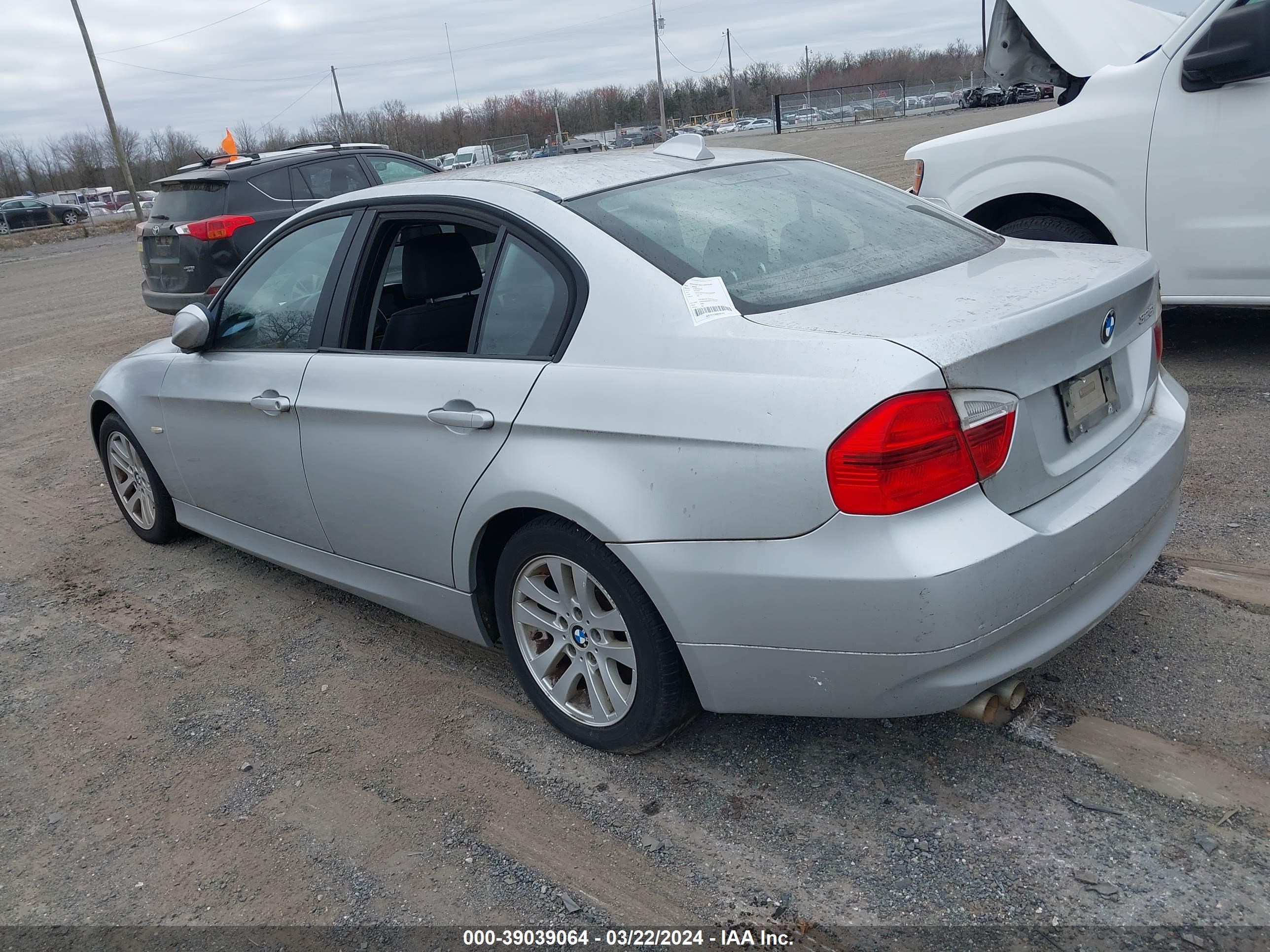 Photo 2 VIN: WBAVB13516KX46934 - BMW 3ER 