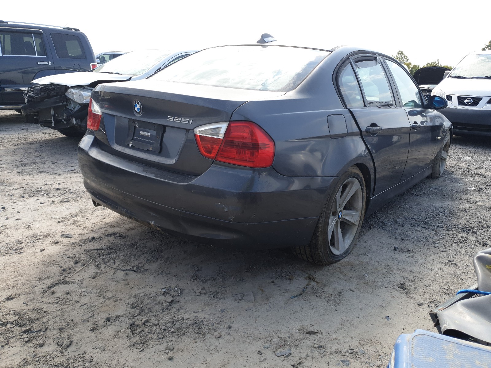 Photo 3 VIN: WBAVB13516PT07820 - BMW 325 I 