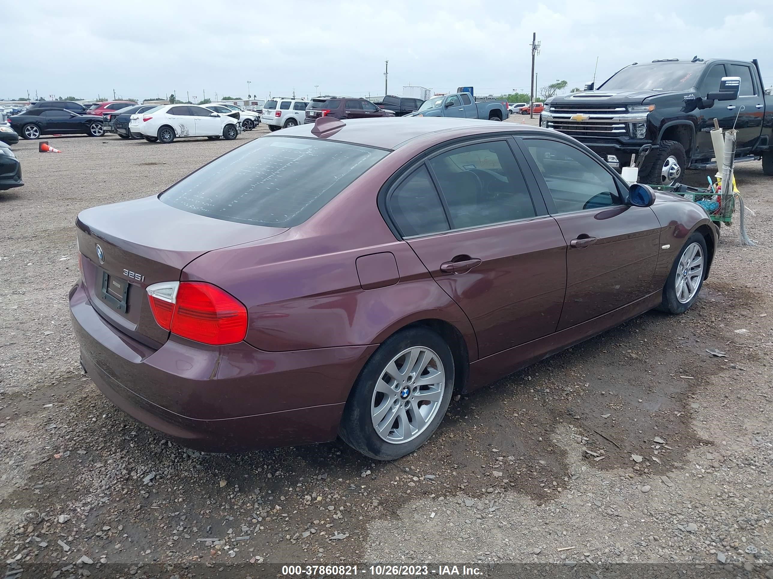 Photo 3 VIN: WBAVB13526KX62320 - BMW 3ER 