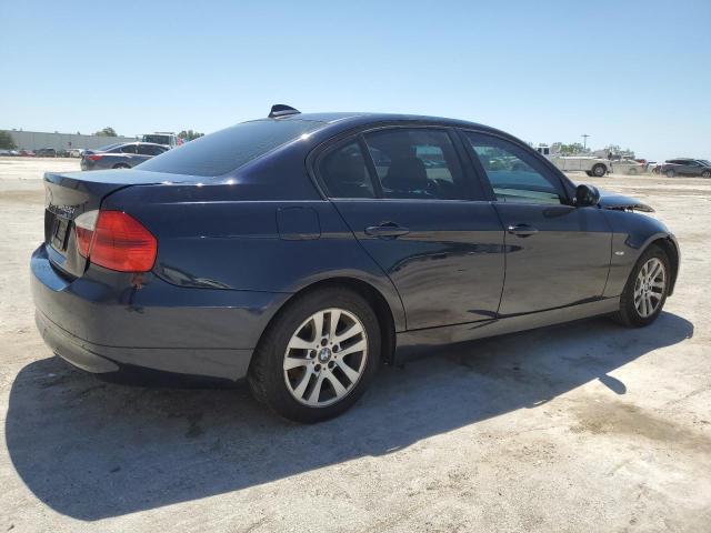 Photo 2 VIN: WBAVB13526PT04084 - BMW 3 SERIES 