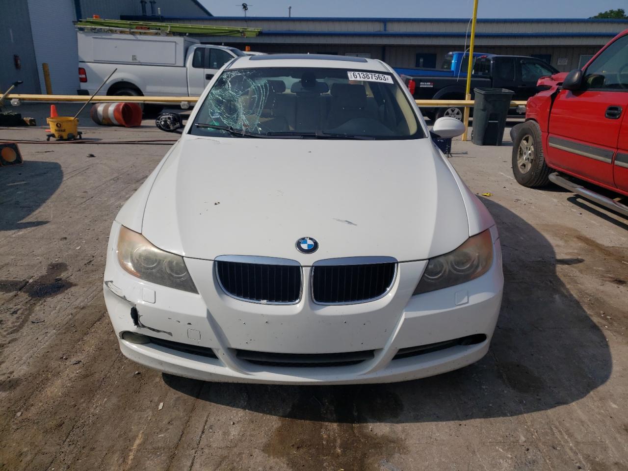 Photo 4 VIN: WBAVB13536KX43162 - BMW 3ER 