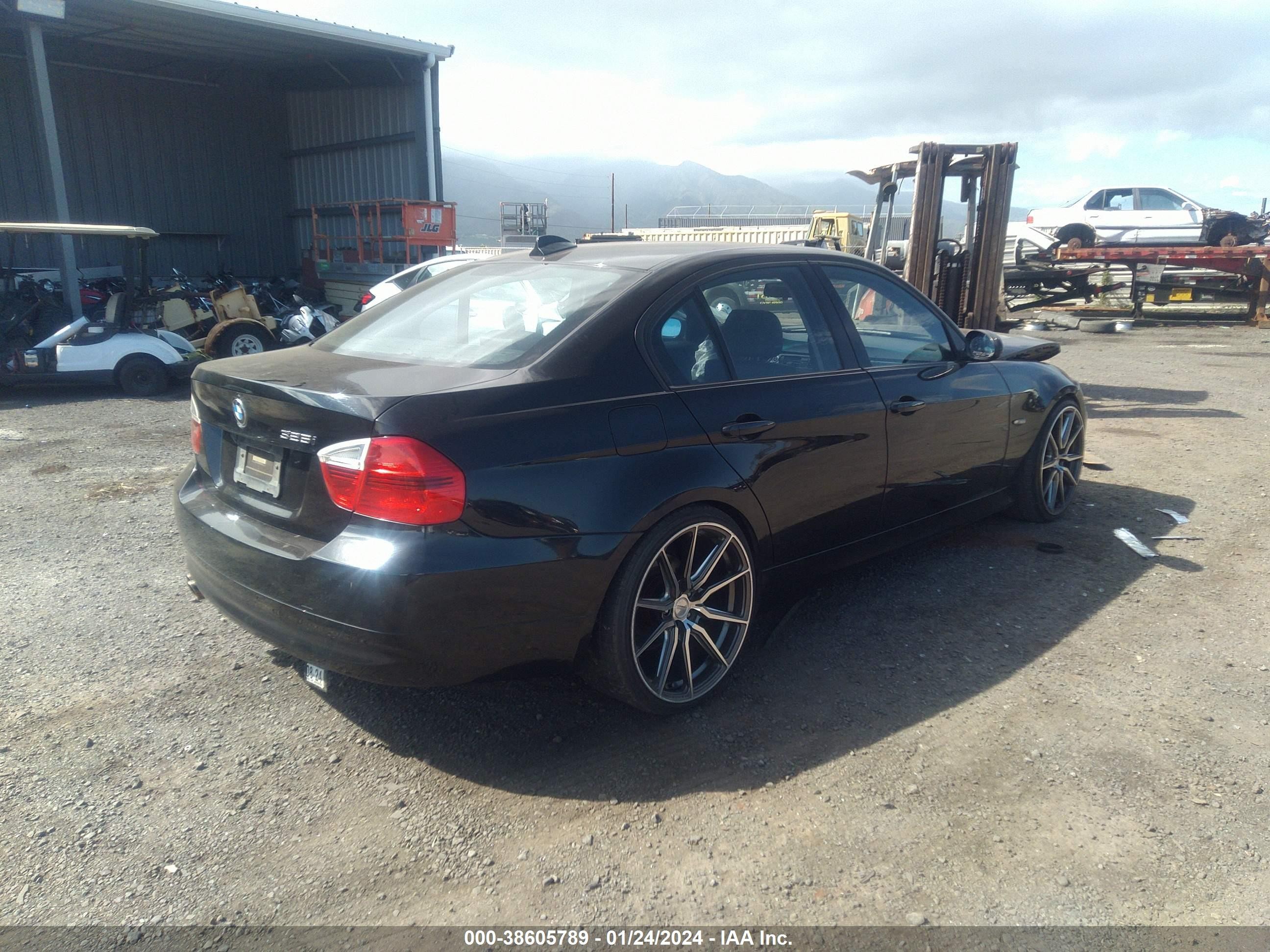 Photo 3 VIN: WBAVB13536KX48264 - BMW 3ER 