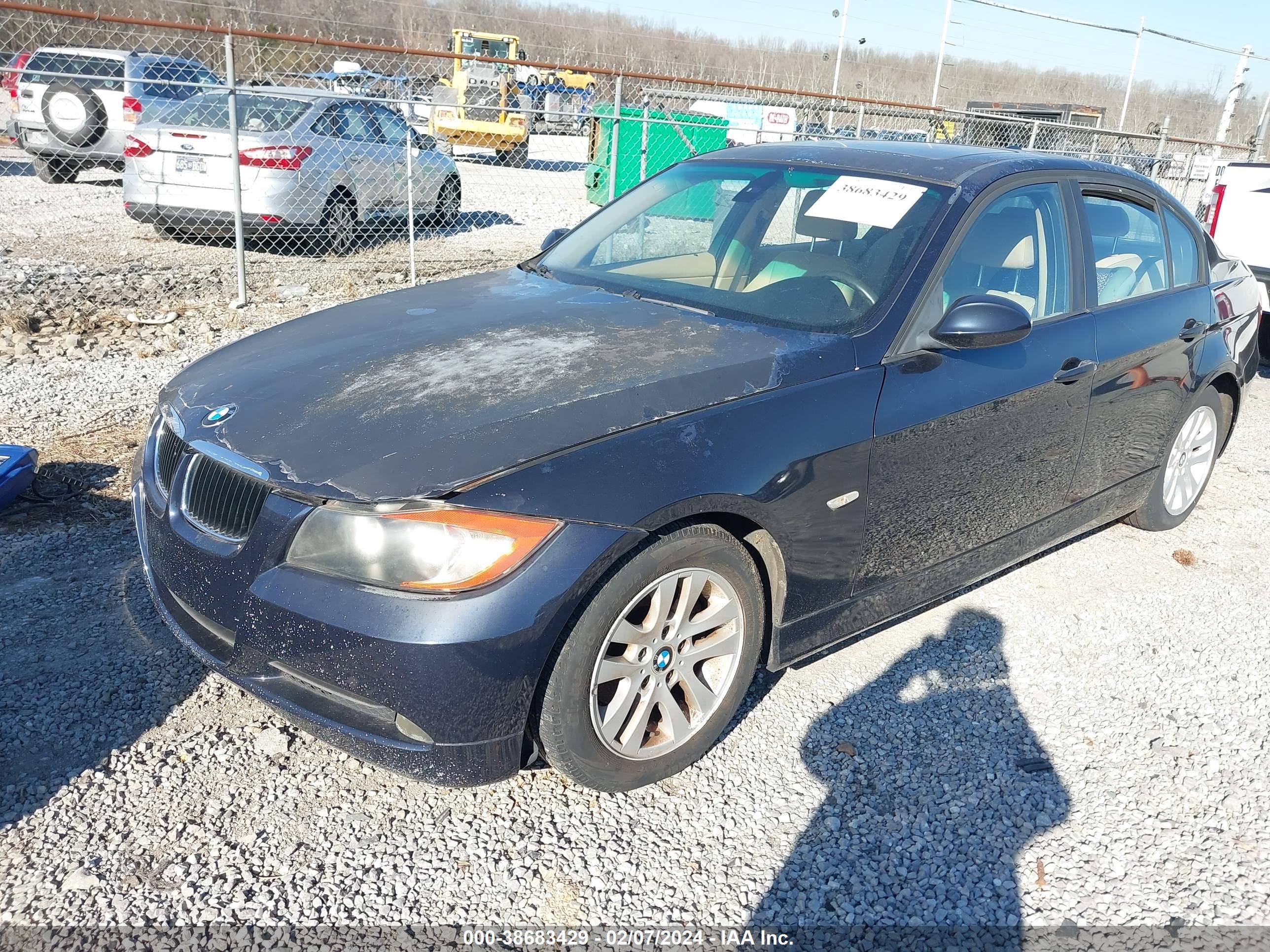 Photo 1 VIN: WBAVB13546KX32946 - BMW 3ER 