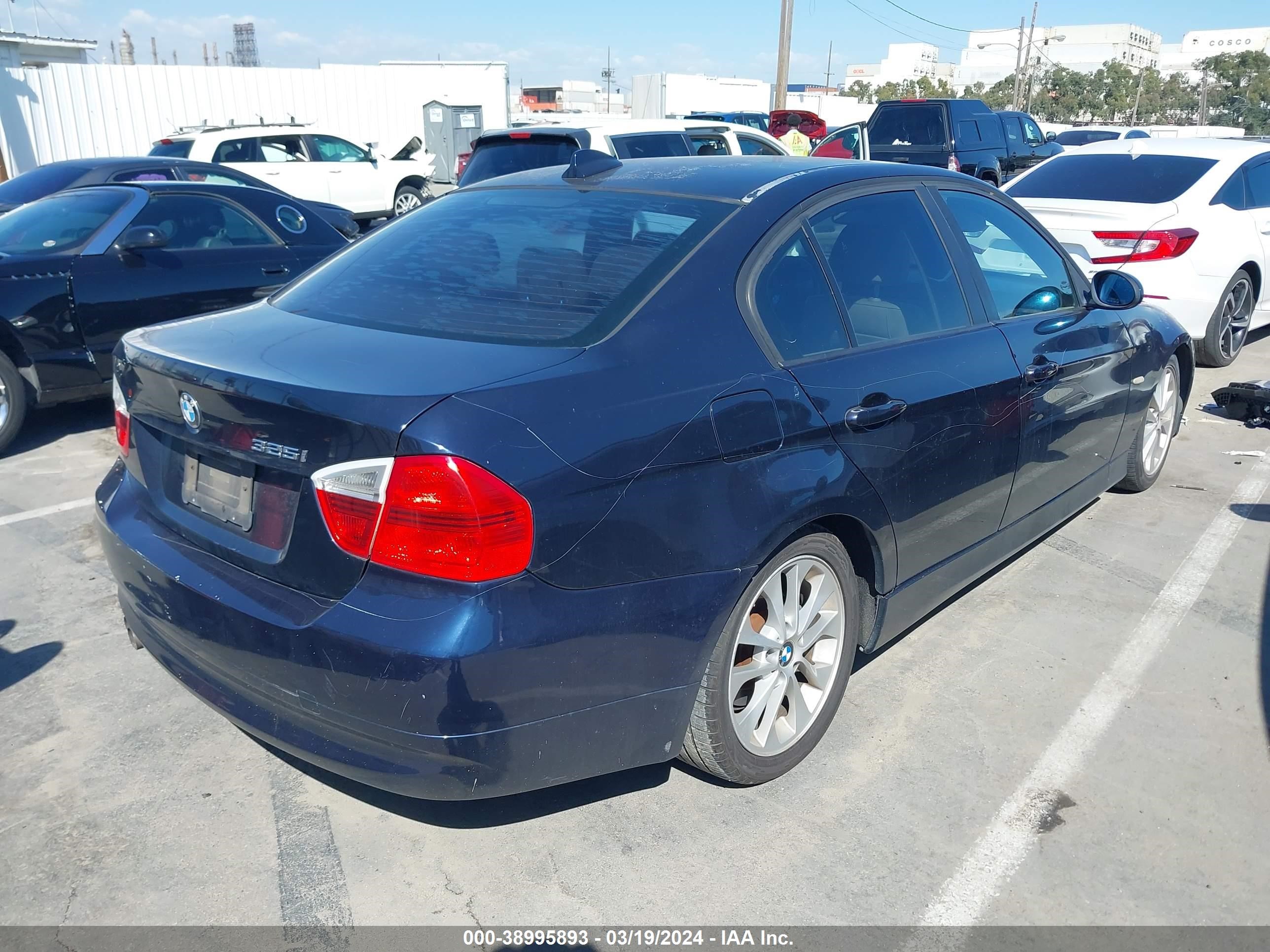 Photo 3 VIN: WBAVB13546KX65638 - BMW 3ER 