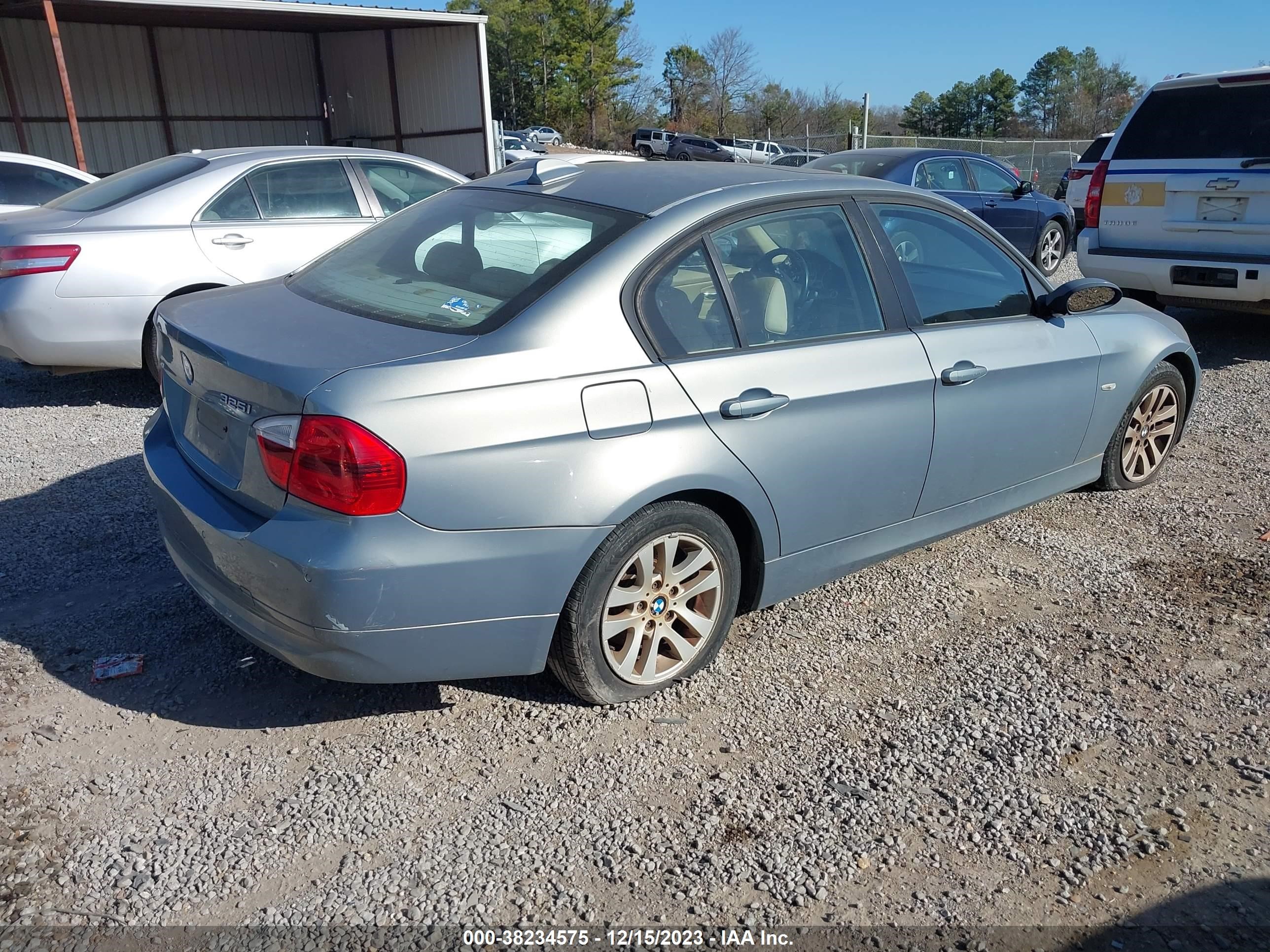 Photo 3 VIN: WBAVB13556KR58669 - BMW 3ER 