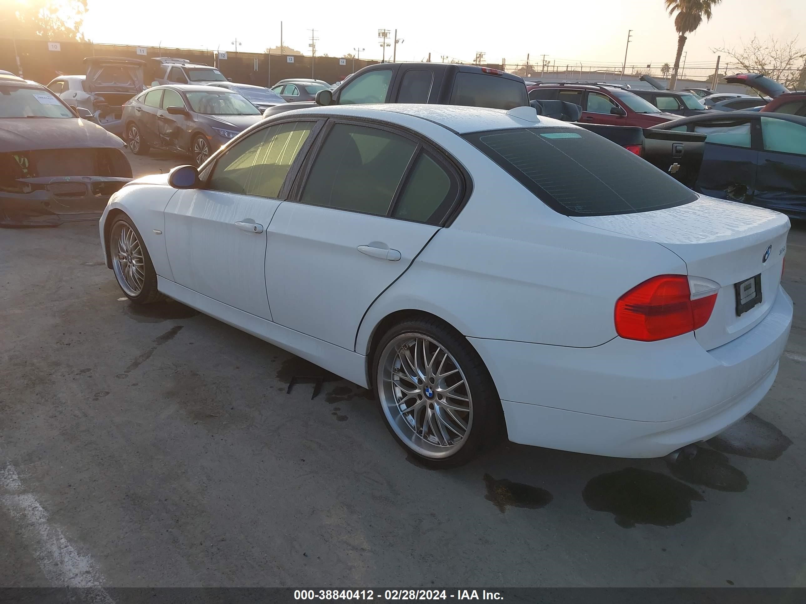 Photo 2 VIN: WBAVB13556KX36696 - BMW 3ER 