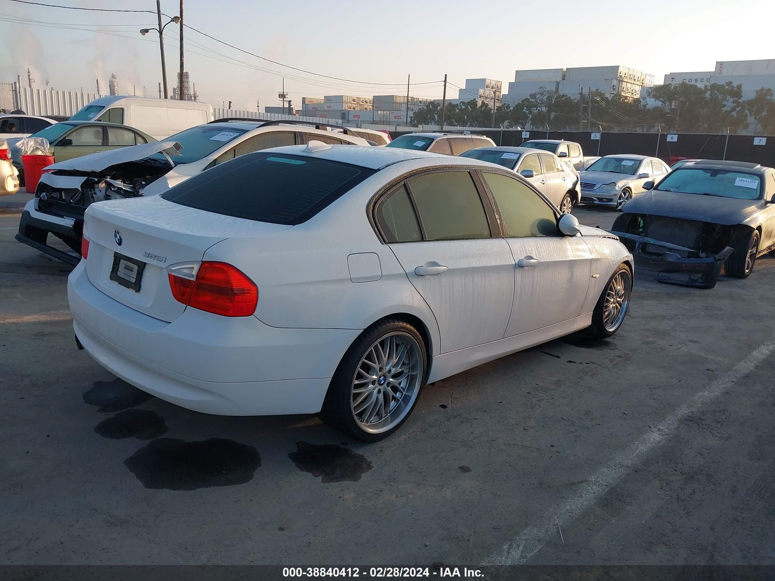 Photo 3 VIN: WBAVB13556KX36696 - BMW 3ER 