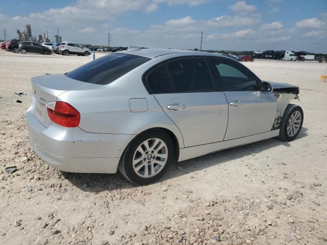 Photo 2 VIN: WBAVB13556KX48668 - BMW 3 SERIES 