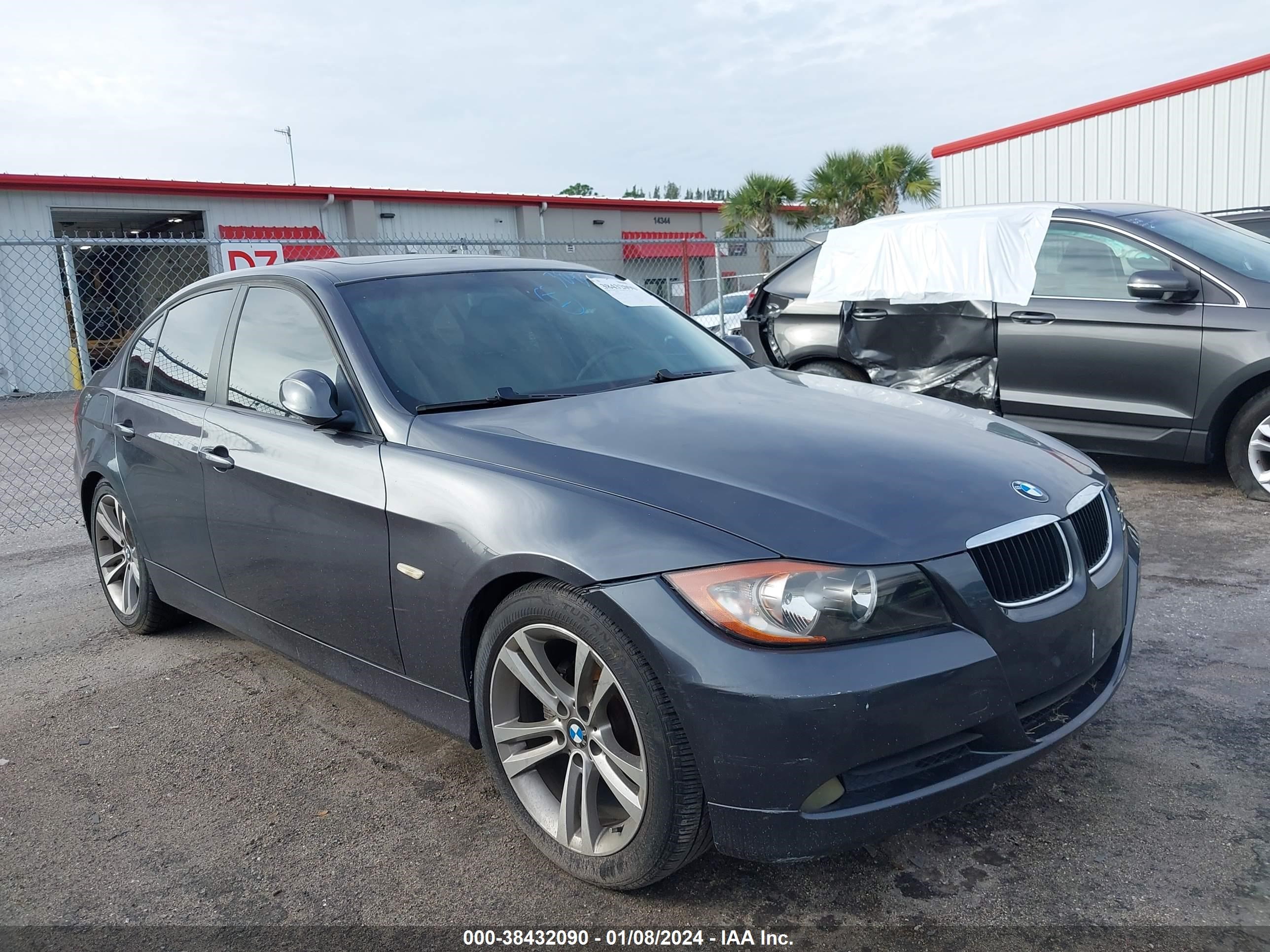 Photo 0 VIN: WBAVB13556KX68645 - BMW 3ER 