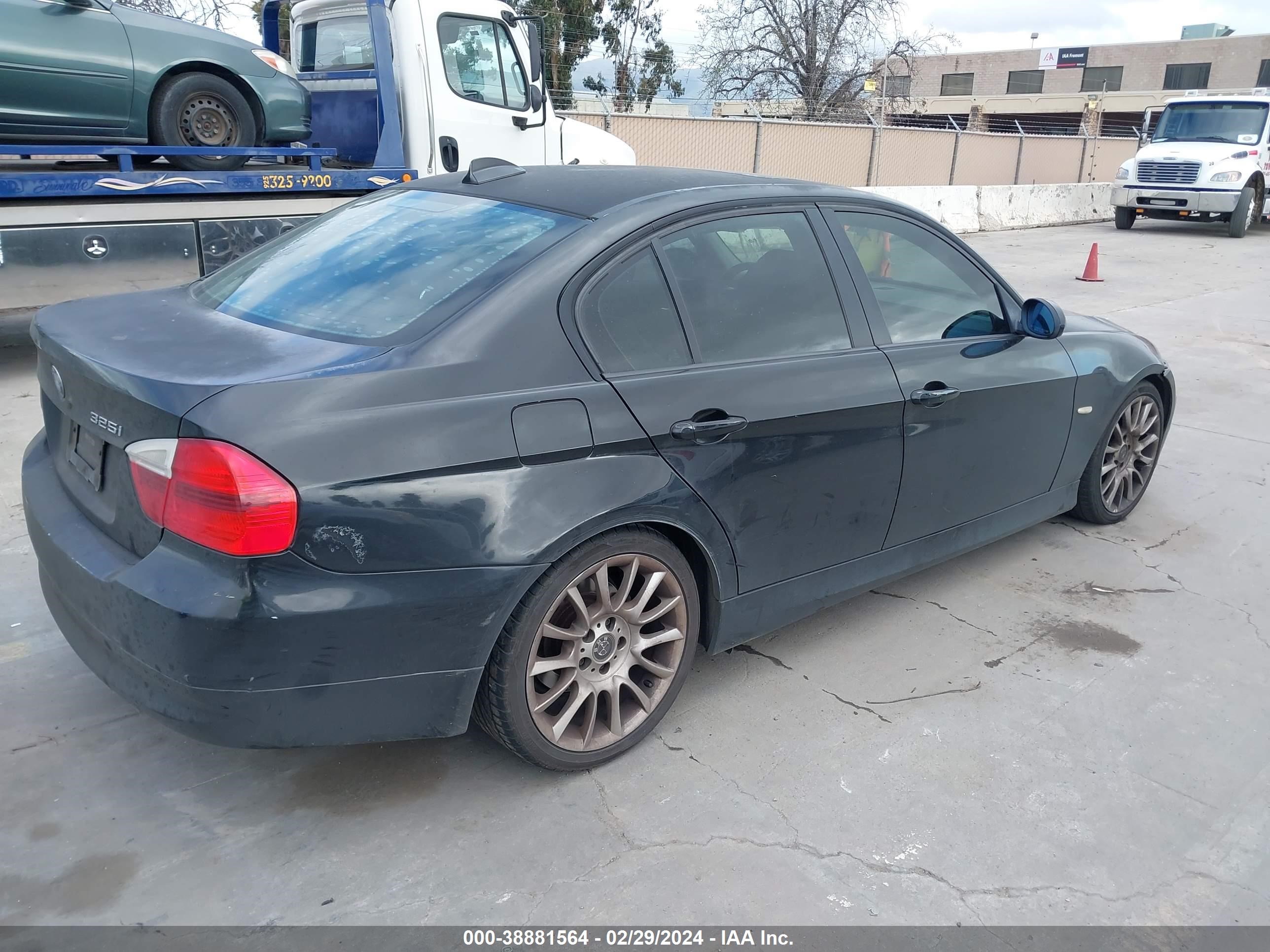 Photo 3 VIN: WBAVB13556PT15841 - BMW 3ER 