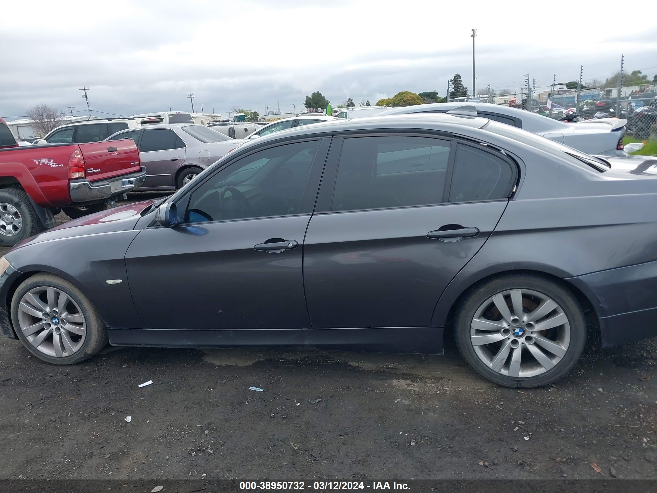 Photo 12 VIN: WBAVB13566KR57854 - BMW 3ER 