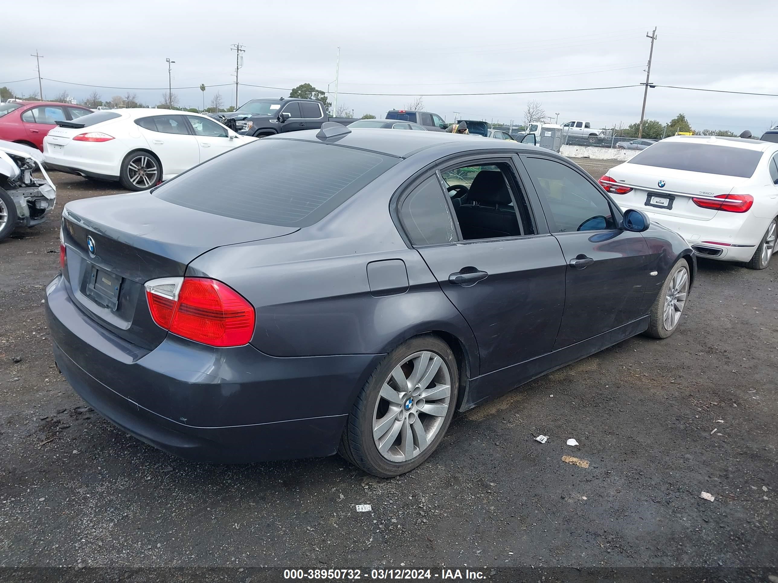 Photo 3 VIN: WBAVB13566KR57854 - BMW 3ER 