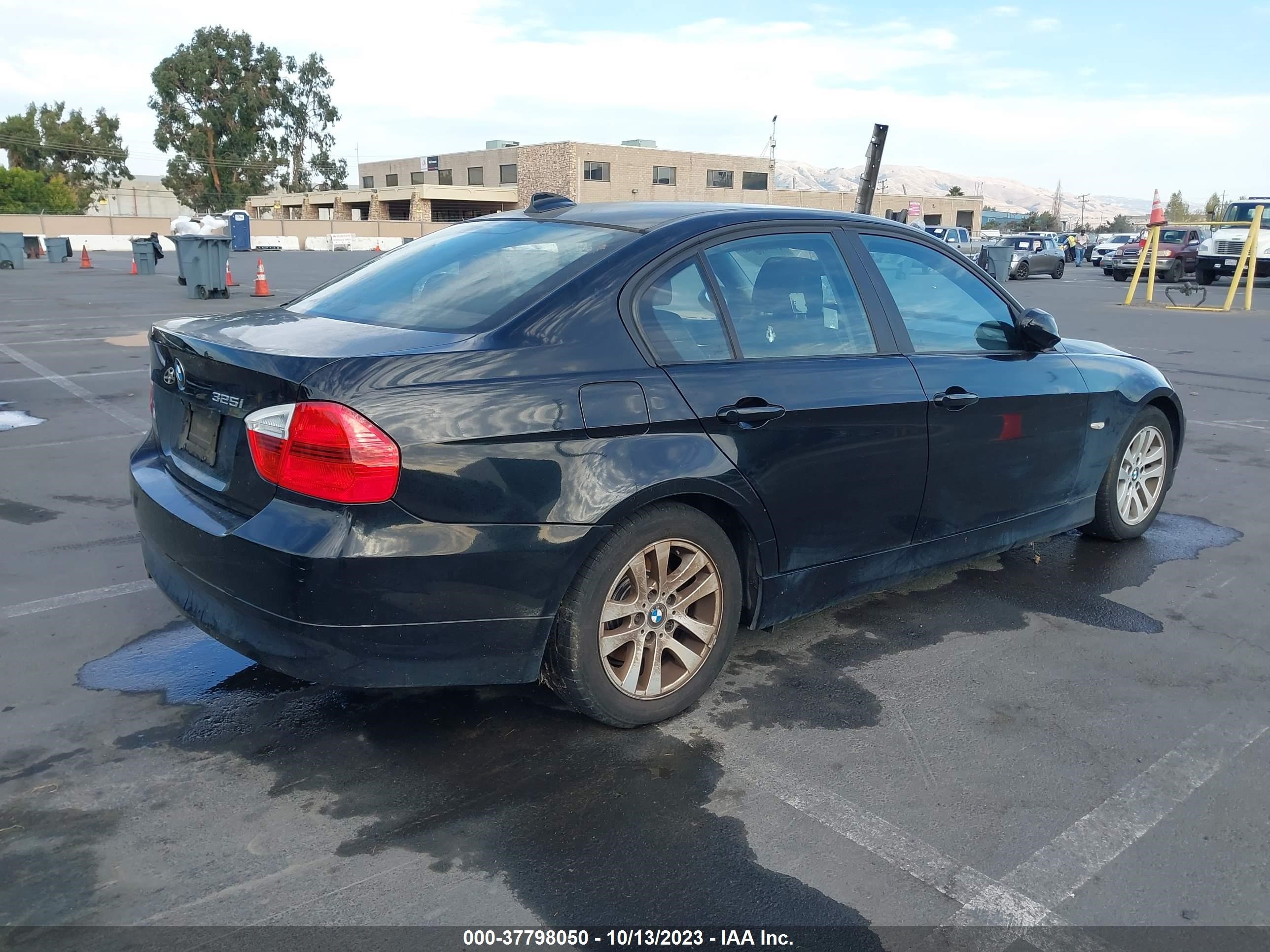 Photo 3 VIN: WBAVB13566KR58566 - BMW 3ER 