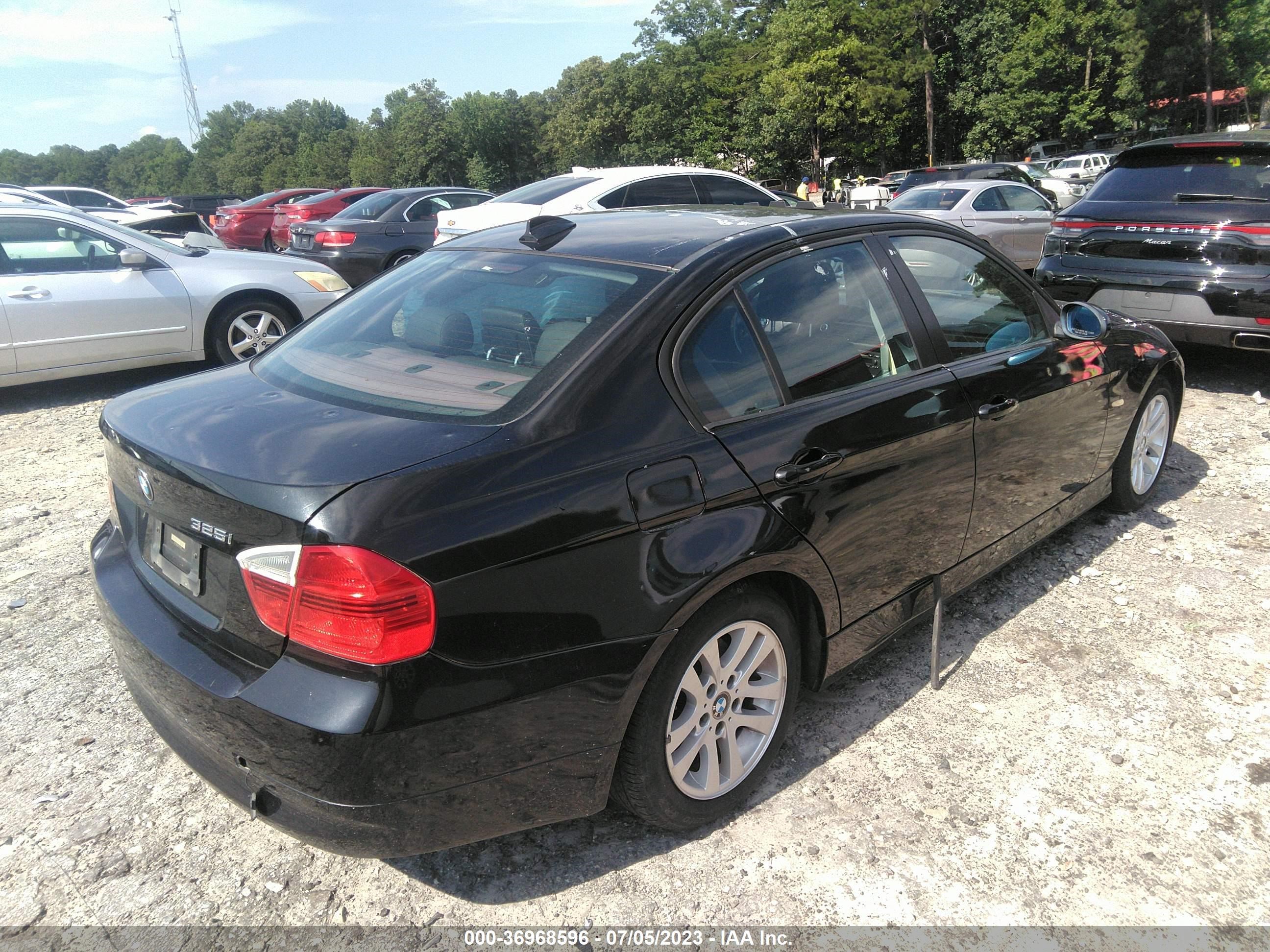 Photo 3 VIN: WBAVB13566KX43995 - BMW 3ER 