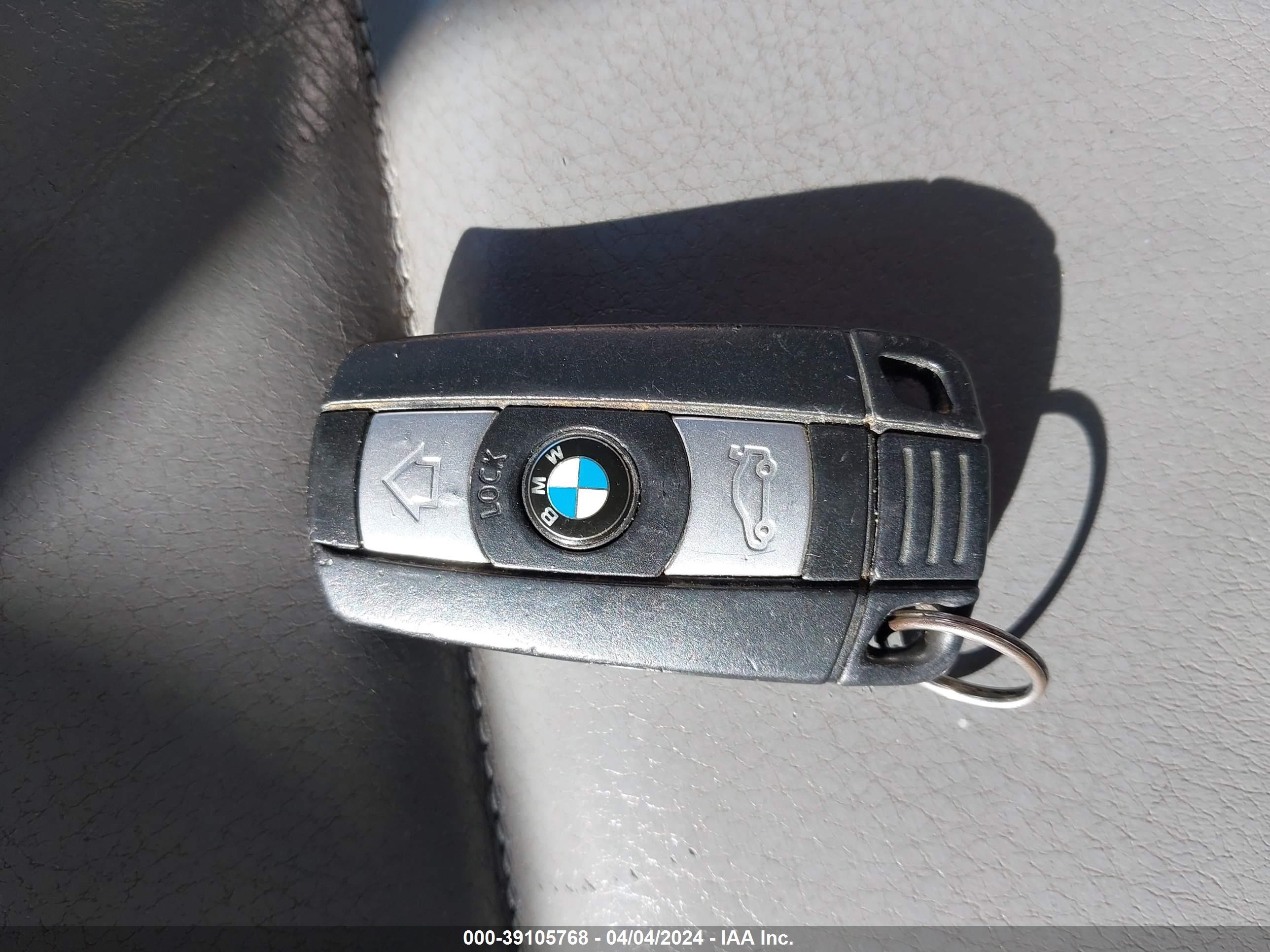 Photo 10 VIN: WBAVB13576KR65476 - BMW 3ER 