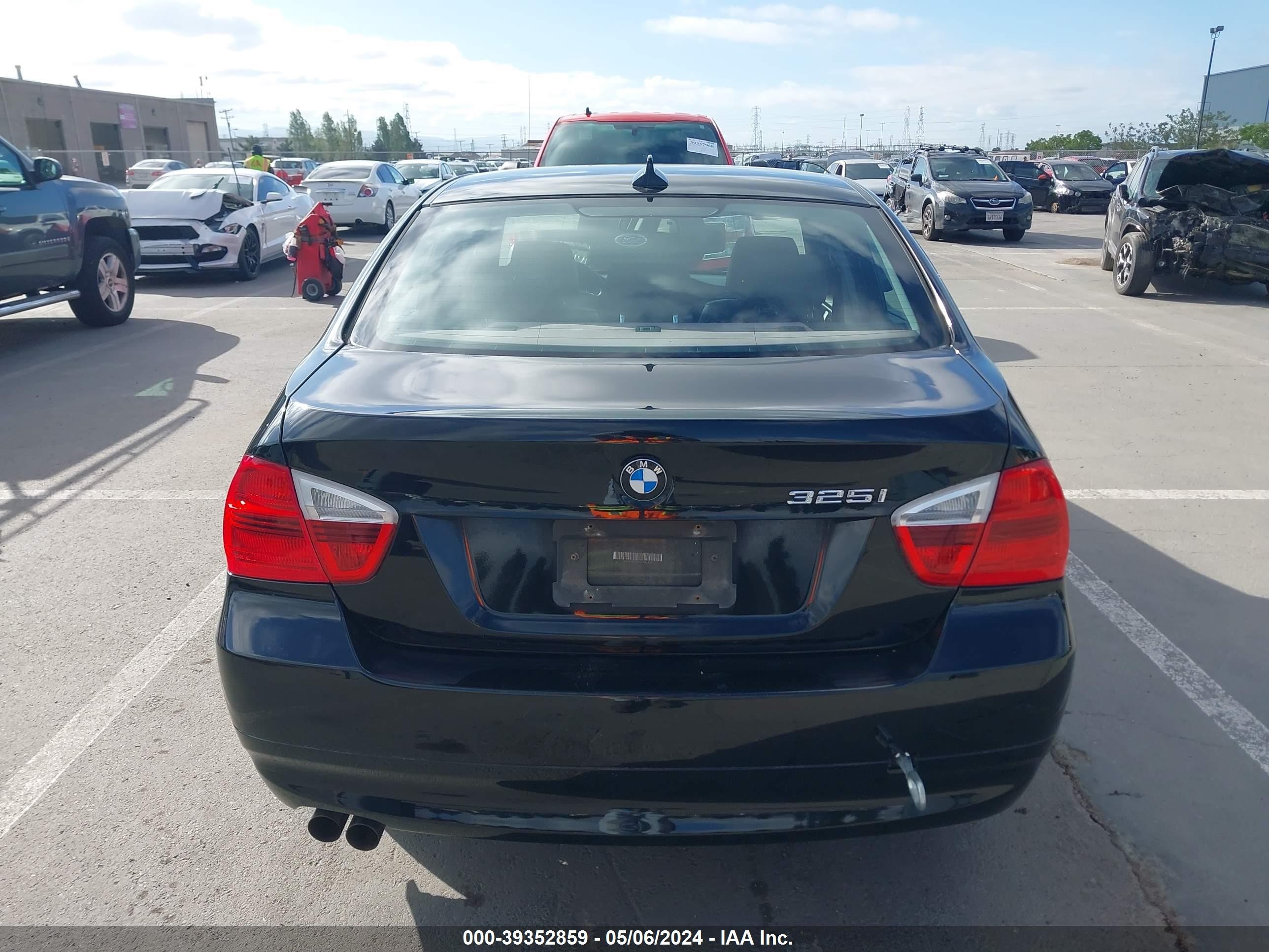 Photo 15 VIN: WBAVB135X6KX41425 - BMW 3ER 