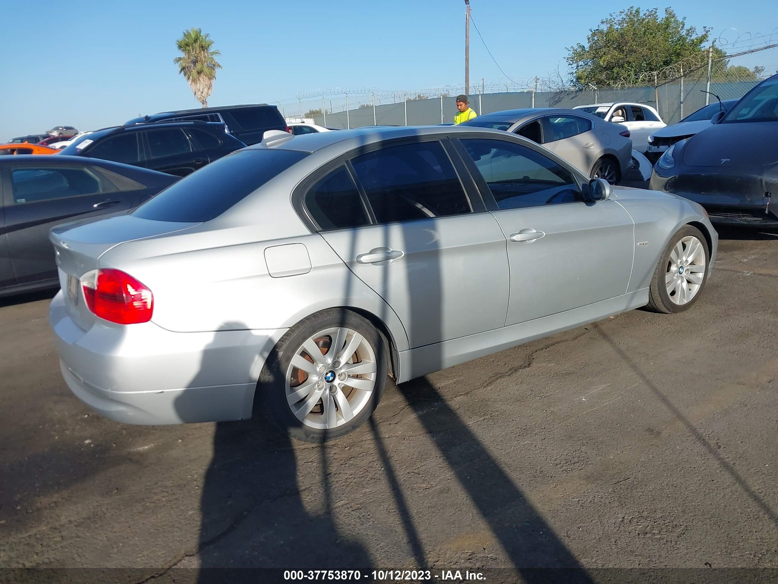 Photo 3 VIN: WBAVB17536NK34570 - BMW 3ER 