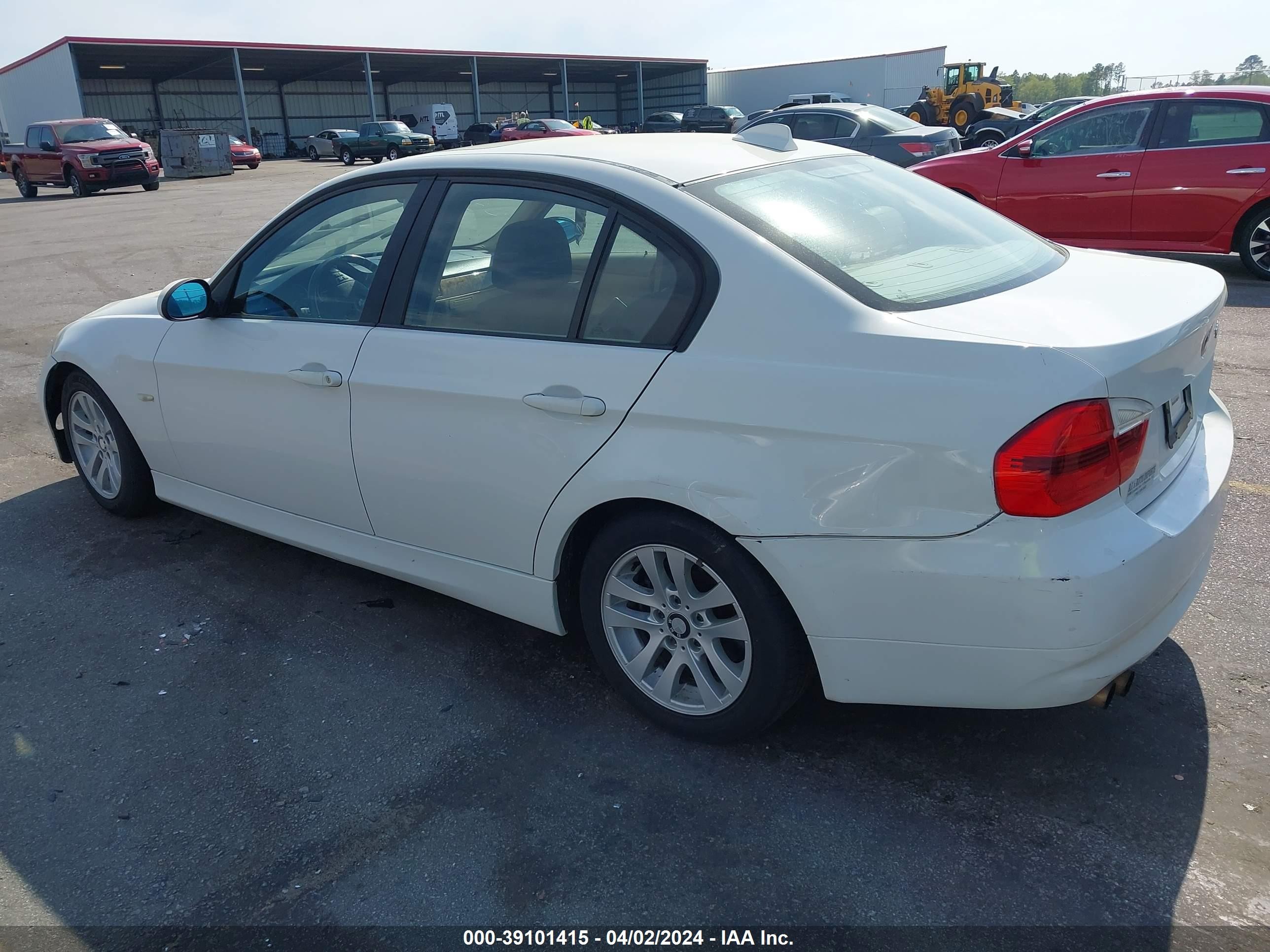 Photo 2 VIN: WBAVB17556NK31685 - BMW 3ER 