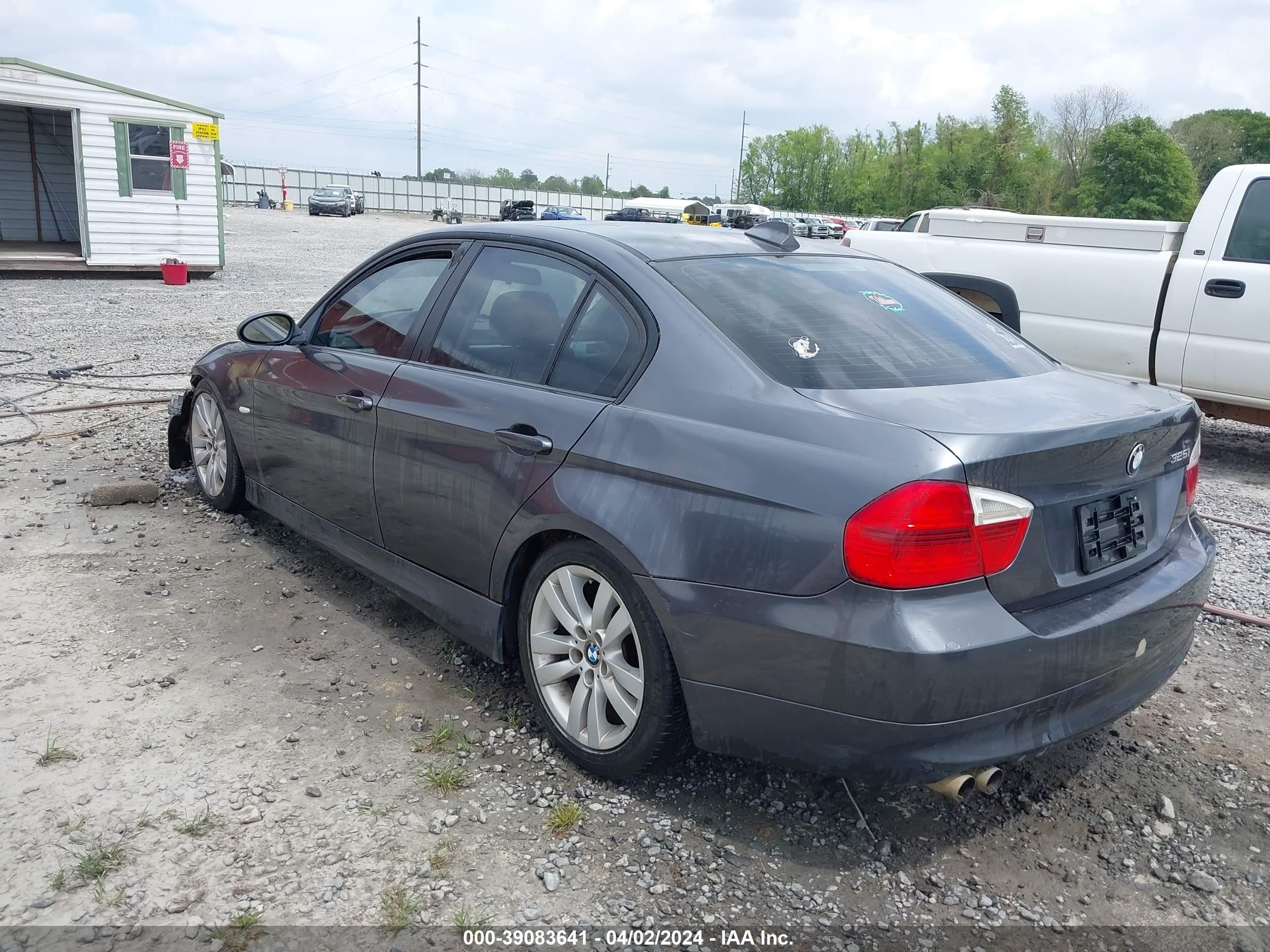 Photo 2 VIN: WBAVB175X6NK32802 - BMW 3ER 