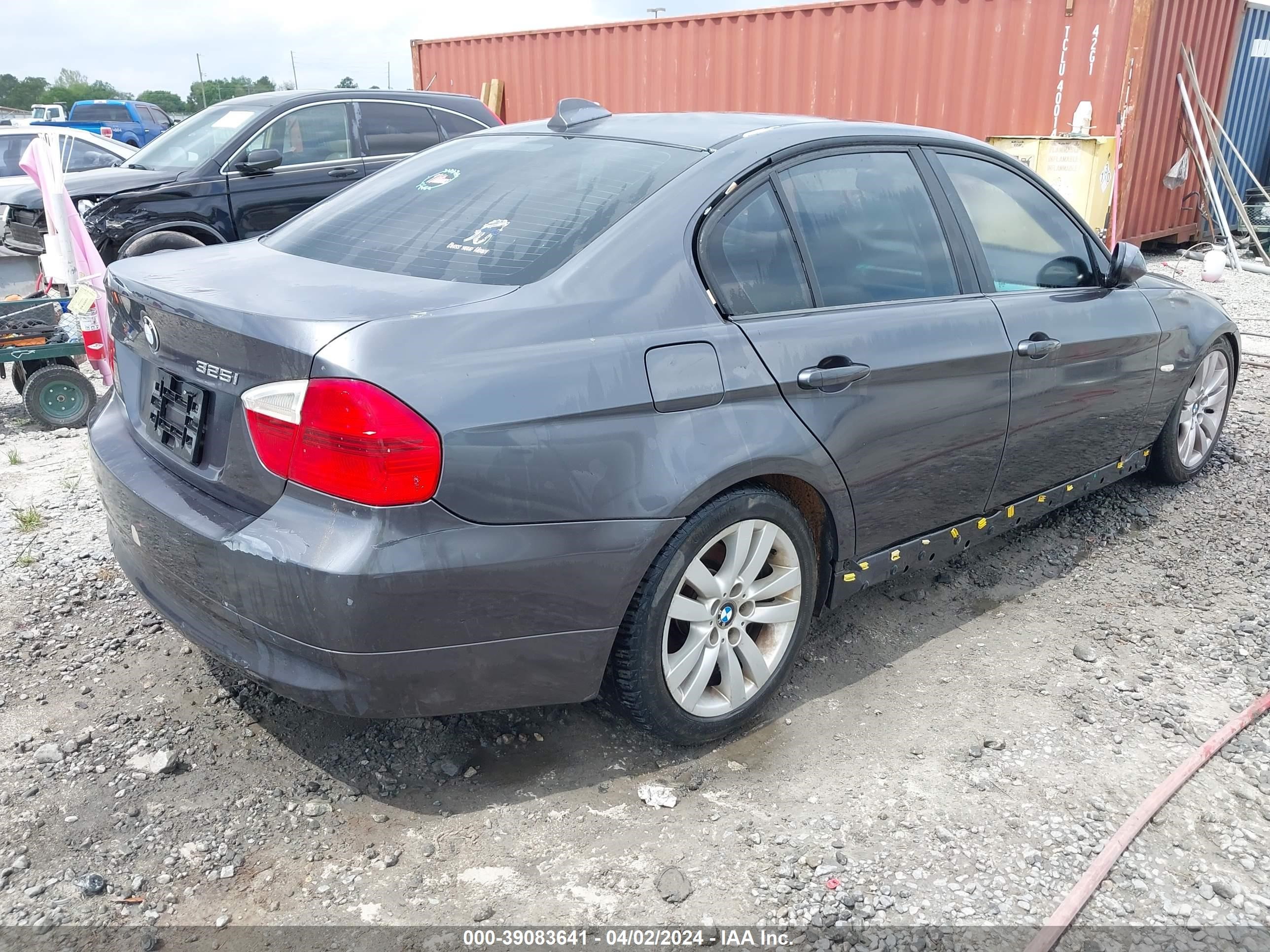 Photo 3 VIN: WBAVB175X6NK32802 - BMW 3ER 