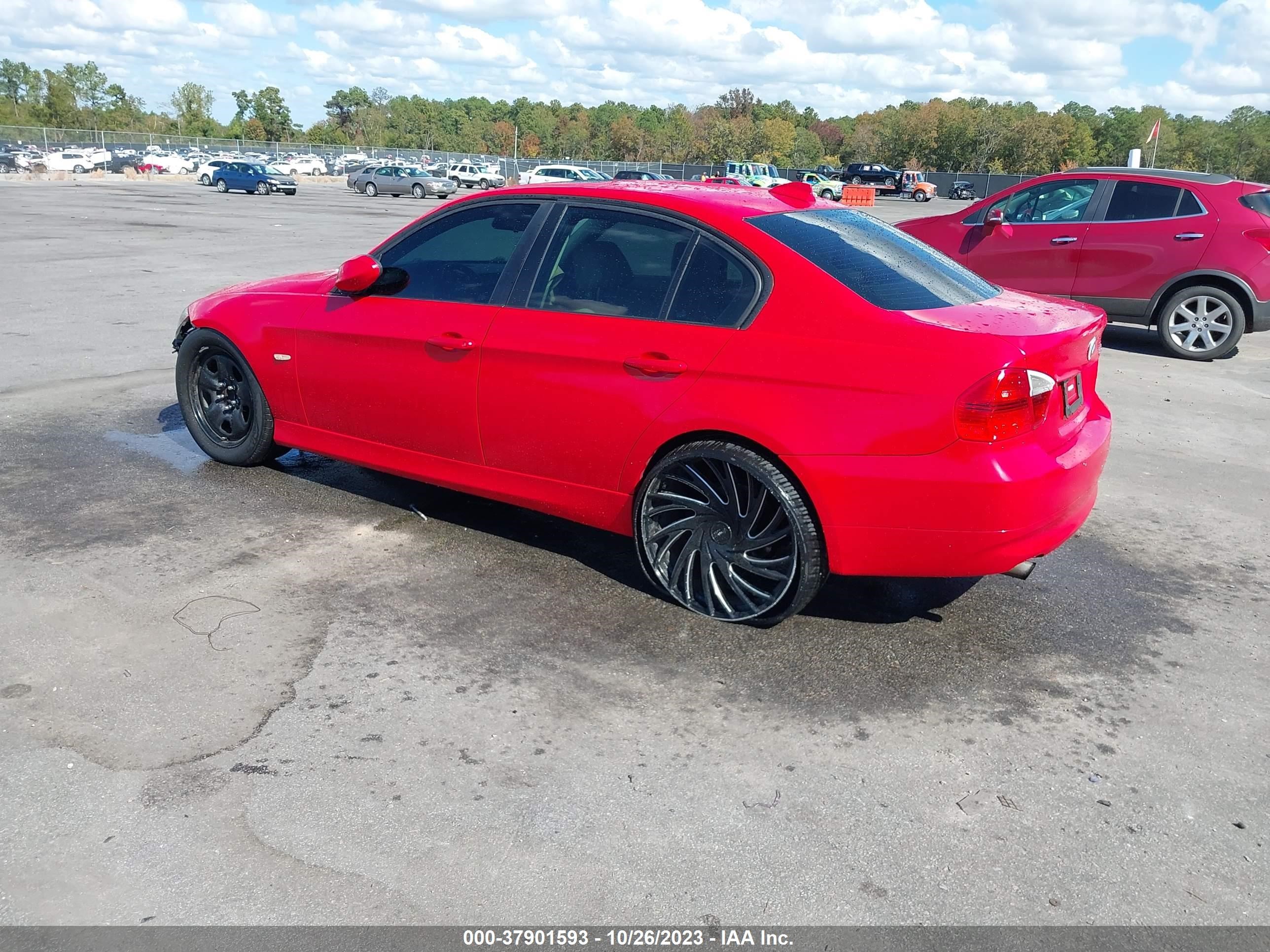 Photo 2 VIN: WBAVB175X6NK36042 - BMW 3ER 