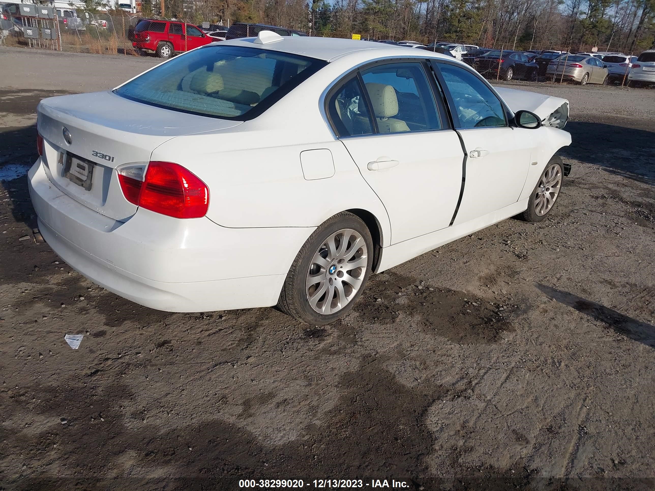 Photo 3 VIN: WBAVB33526PS10105 - BMW 3ER 