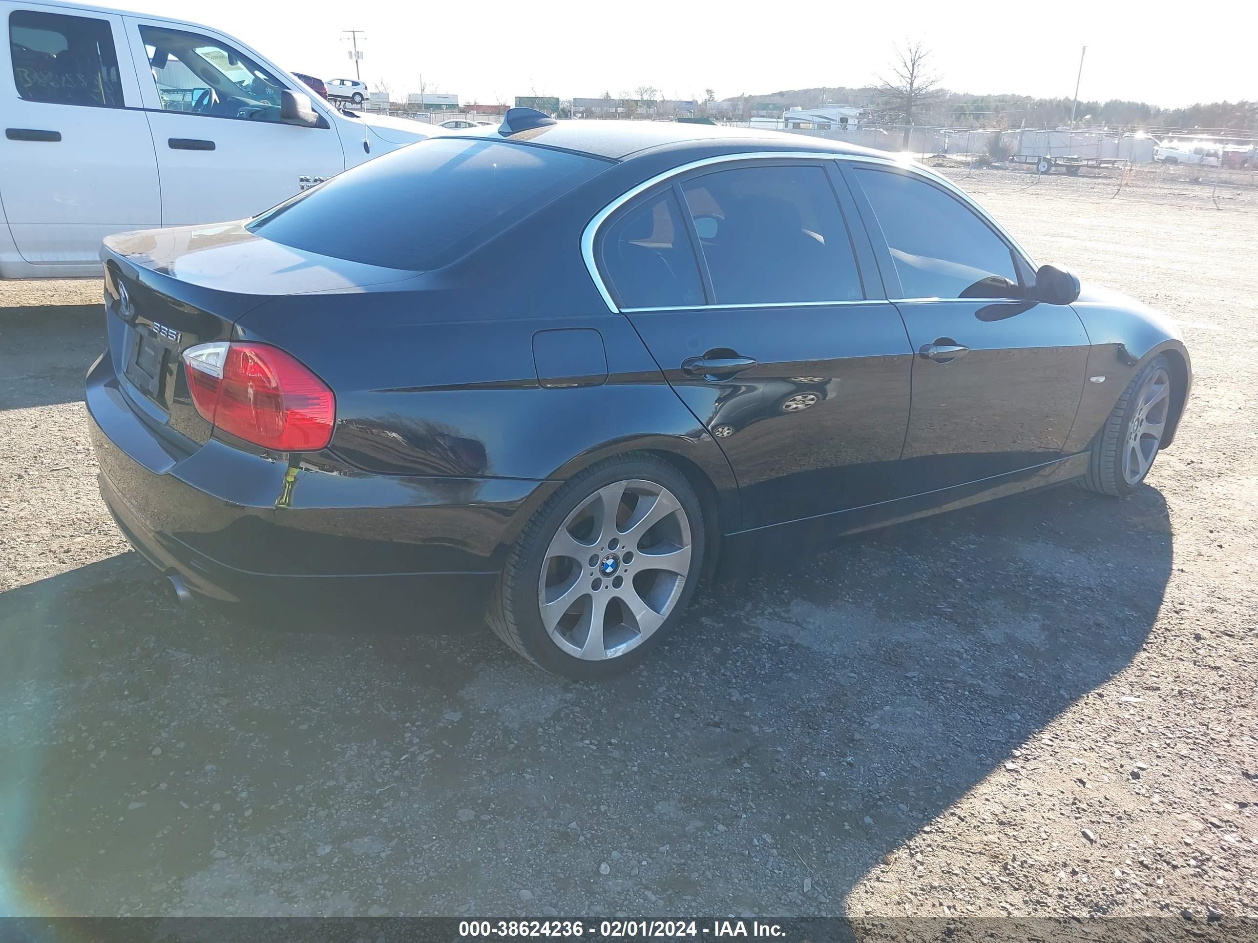 Photo 2 VIN: WBAVB73527VH21417 - BMW 3ER 