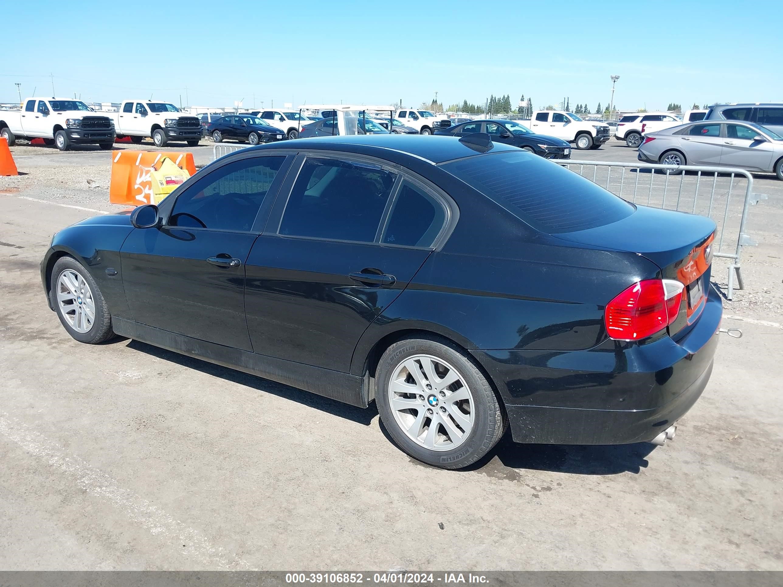 Photo 2 VIN: WBAVC53507FZ70095 - BMW 3ER 