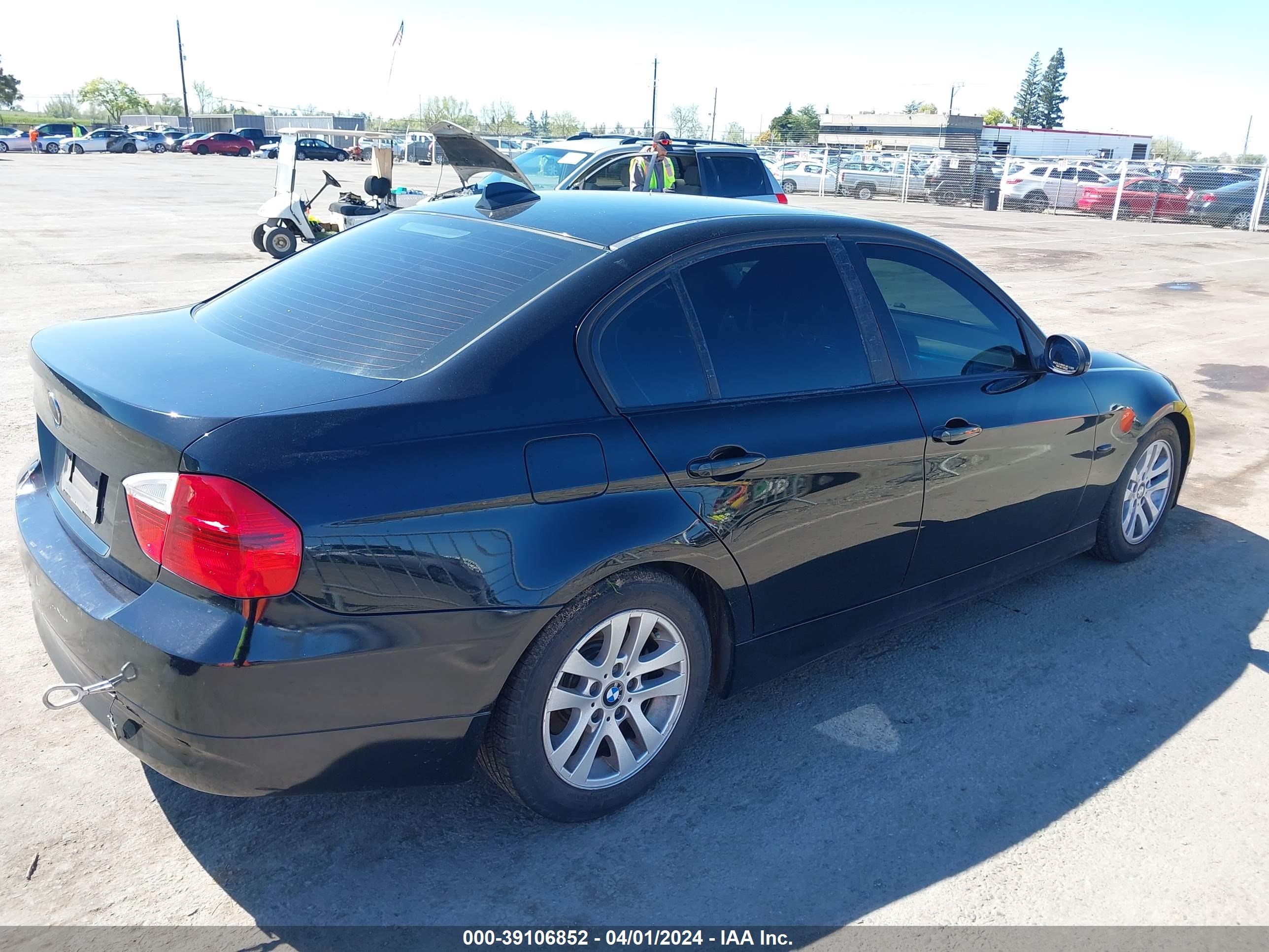 Photo 3 VIN: WBAVC53507FZ70095 - BMW 3ER 