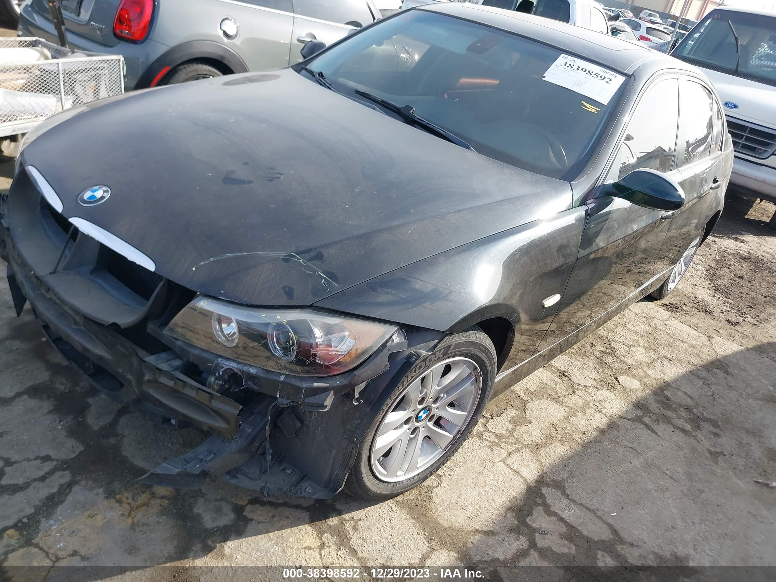 Photo 1 VIN: WBAVC53507FZ80111 - BMW 3ER 