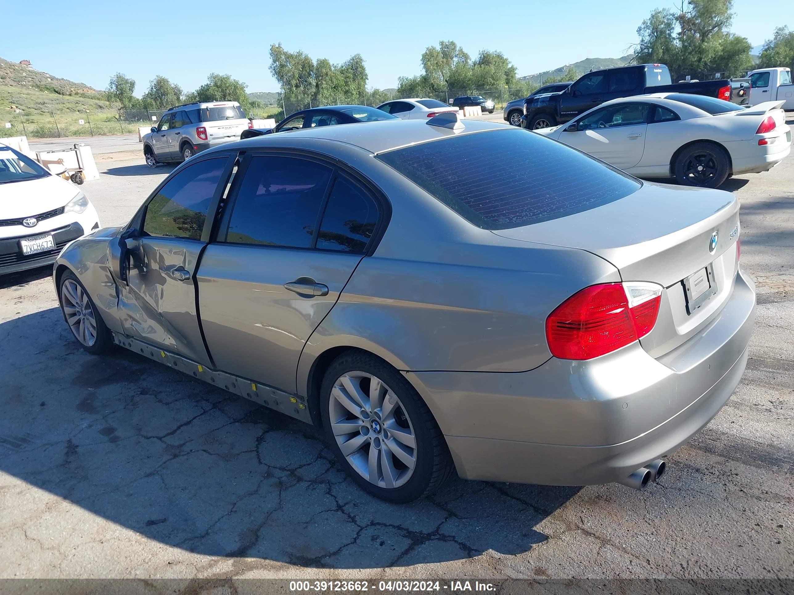 Photo 2 VIN: WBAVC53508FZ86346 - BMW 3ER 