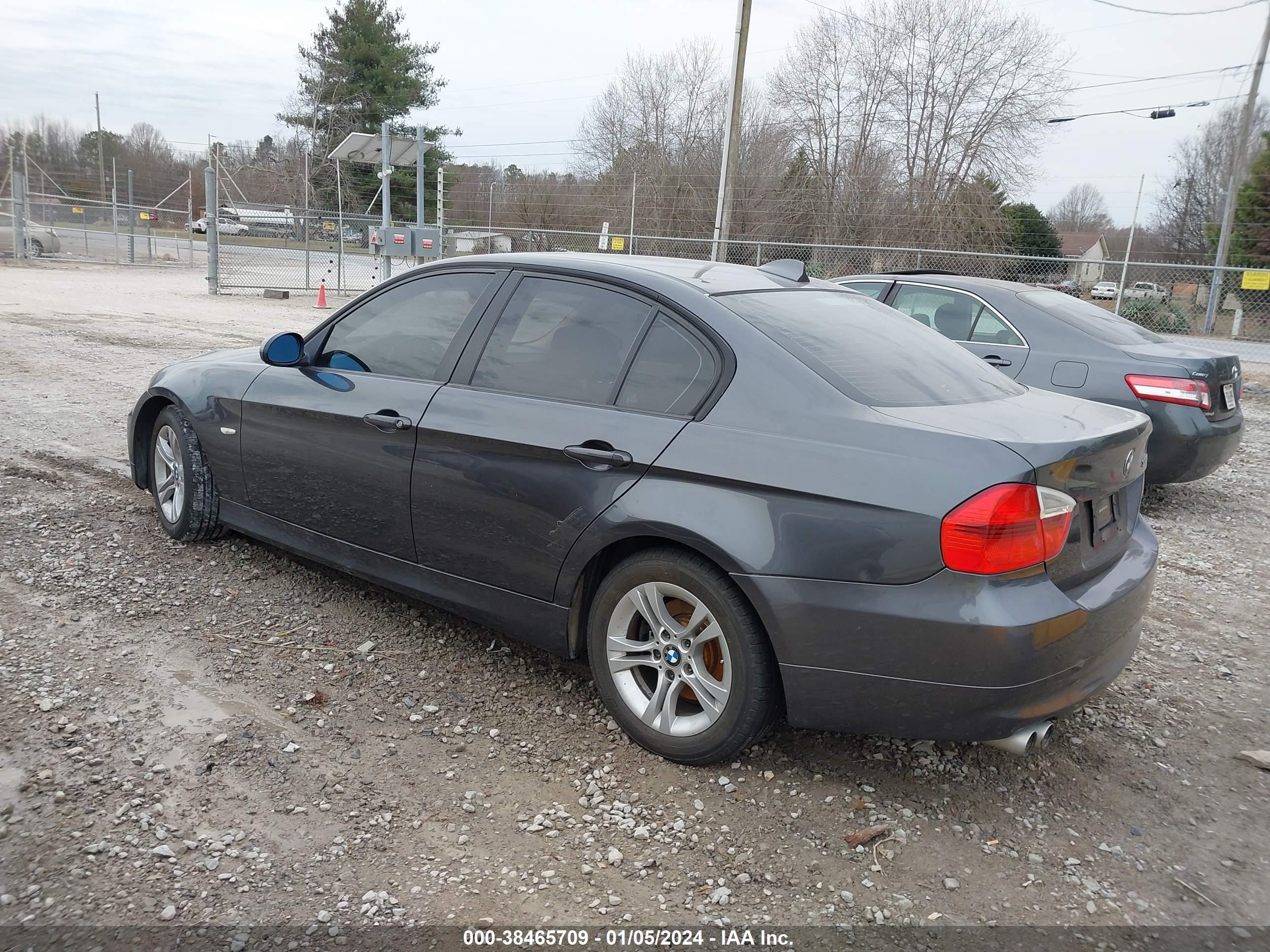 Photo 2 VIN: WBAVC53518FZ88882 - BMW 3ER 