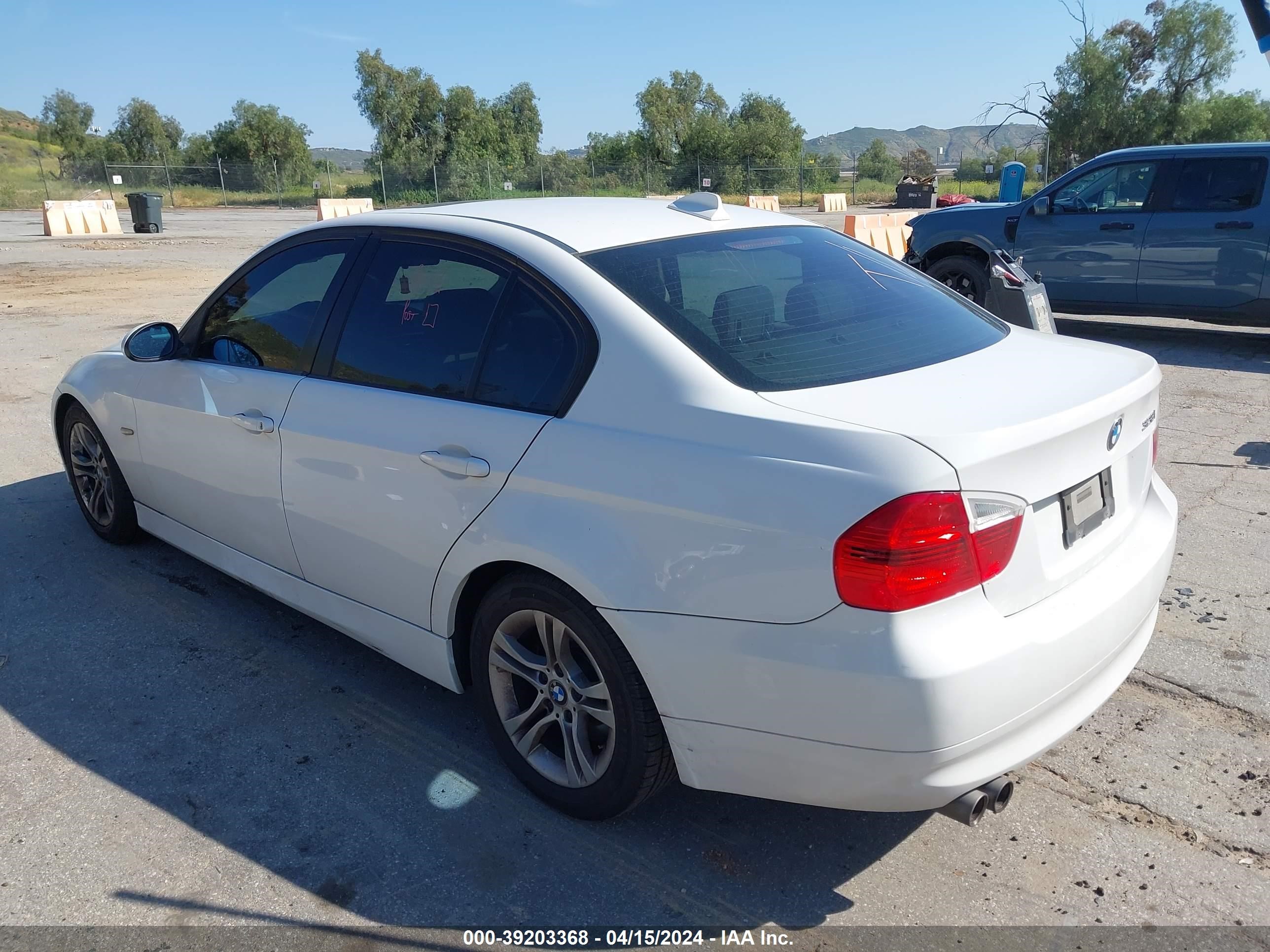 Photo 2 VIN: WBAVC53568FZ84438 - BMW 3ER 