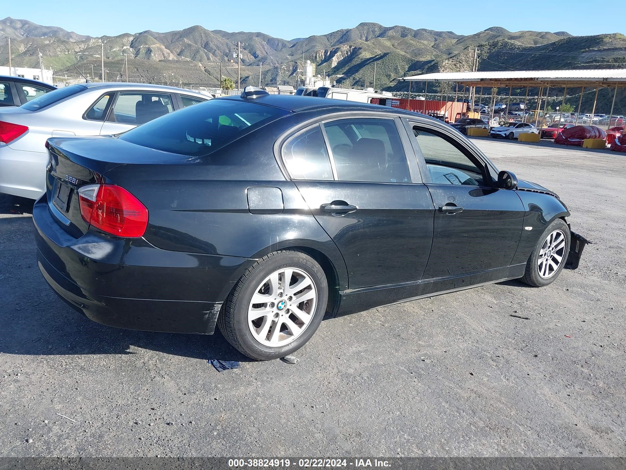 Photo 3 VIN: WBAVC53577FZ79800 - BMW 3ER 