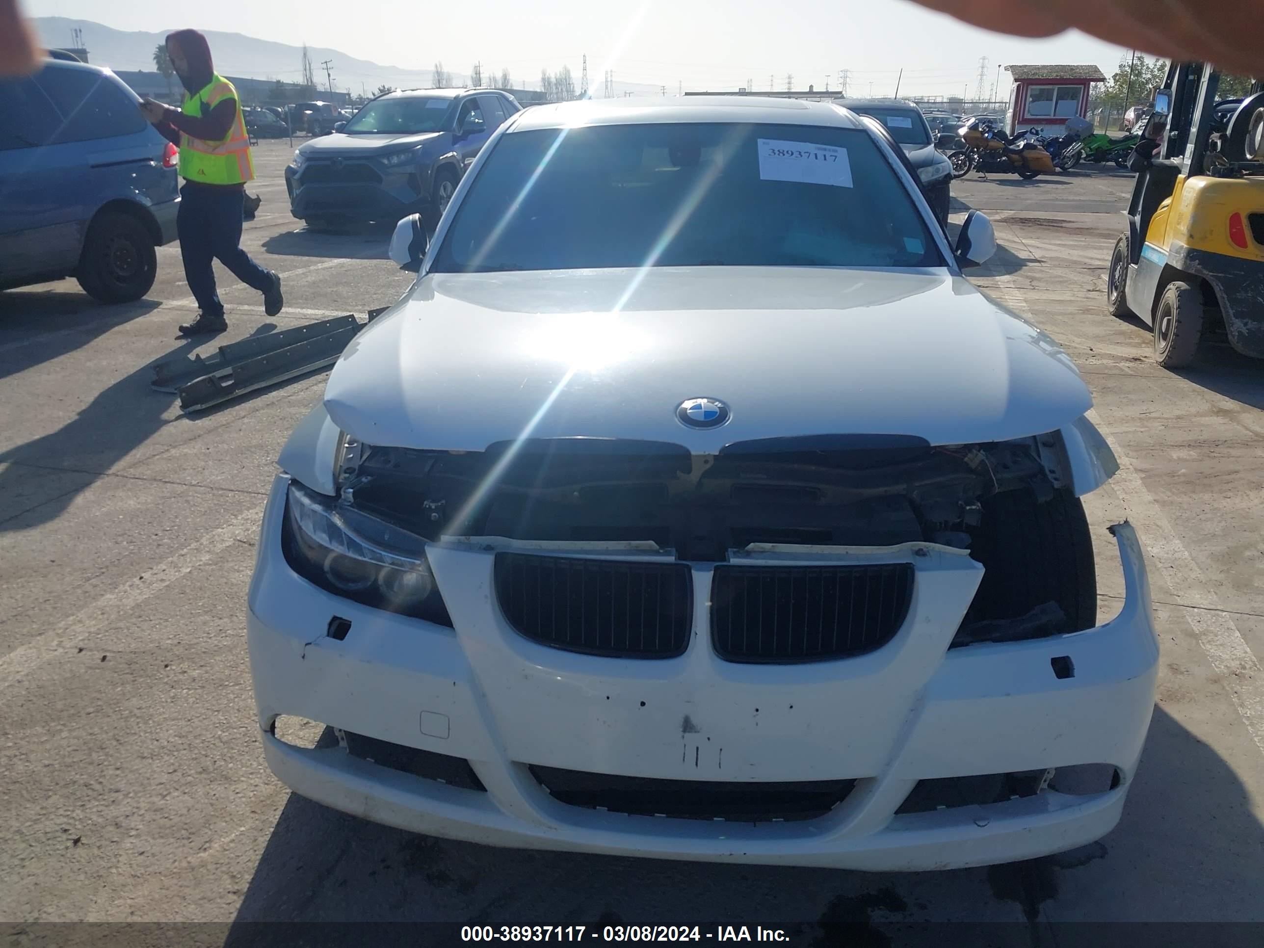 Photo 12 VIN: WBAVC53588FZ83730 - BMW 3ER 