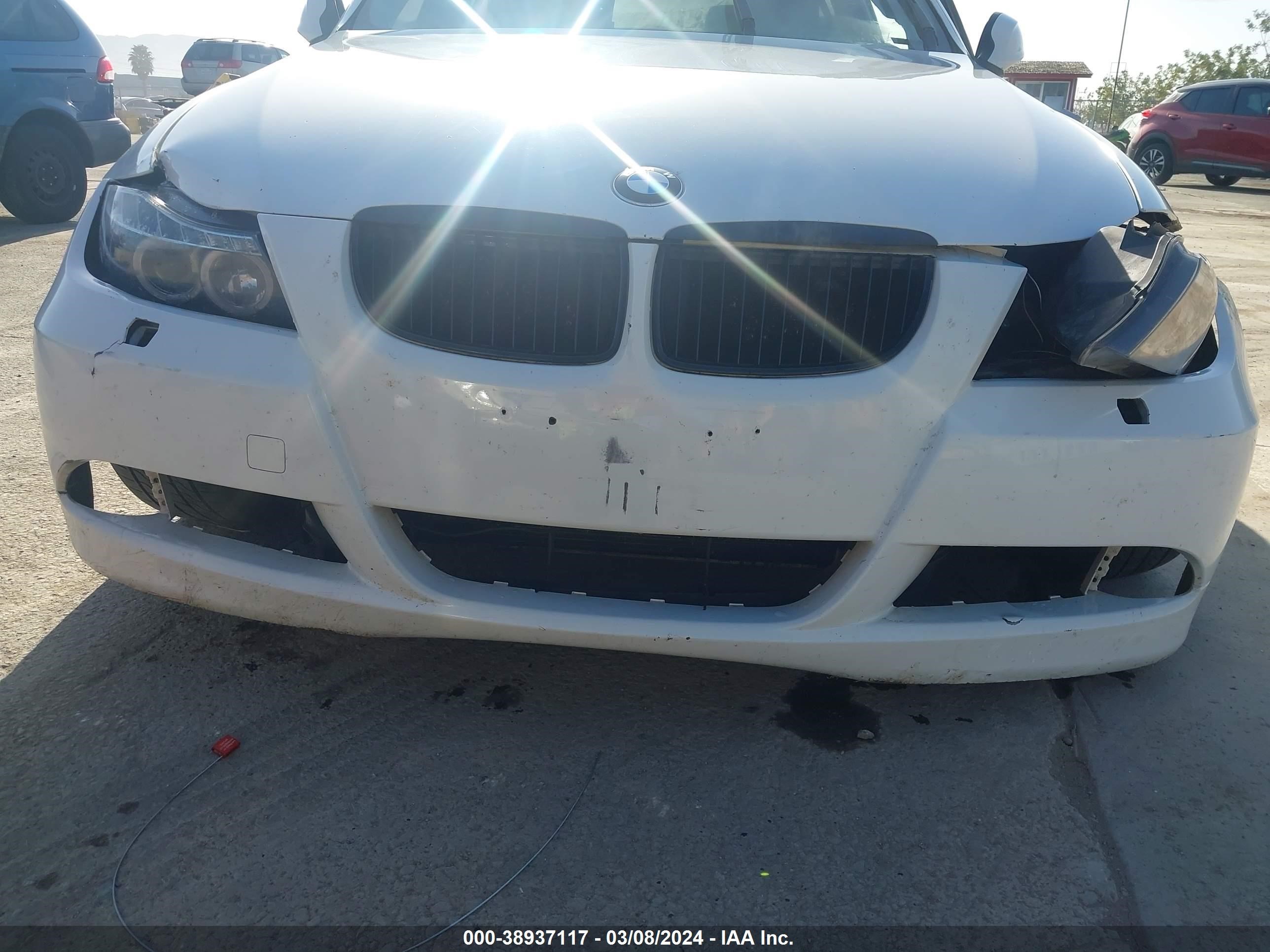 Photo 5 VIN: WBAVC53588FZ83730 - BMW 3ER 