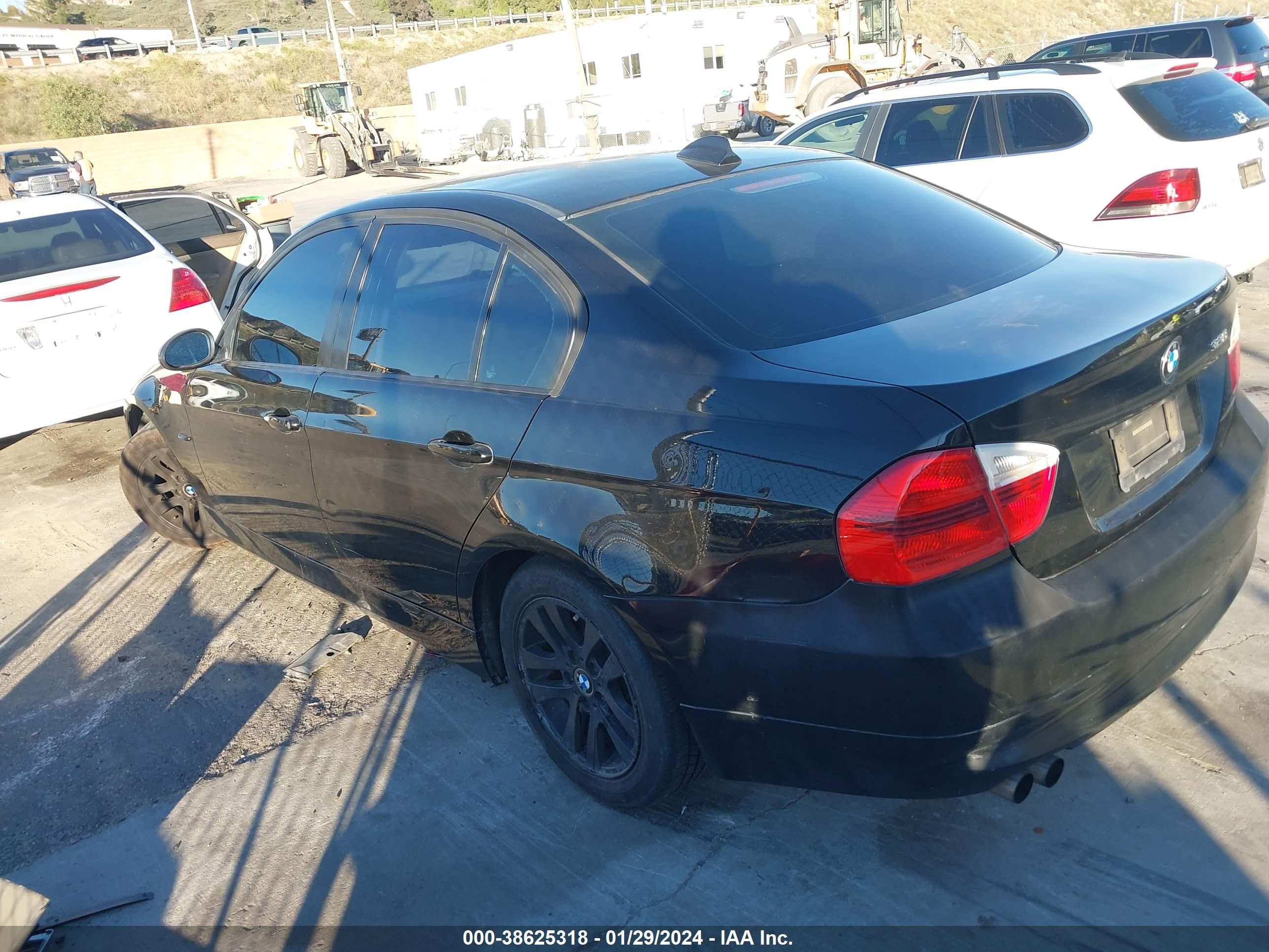 Photo 2 VIN: WBAVC53597FZ71293 - BMW 3ER 