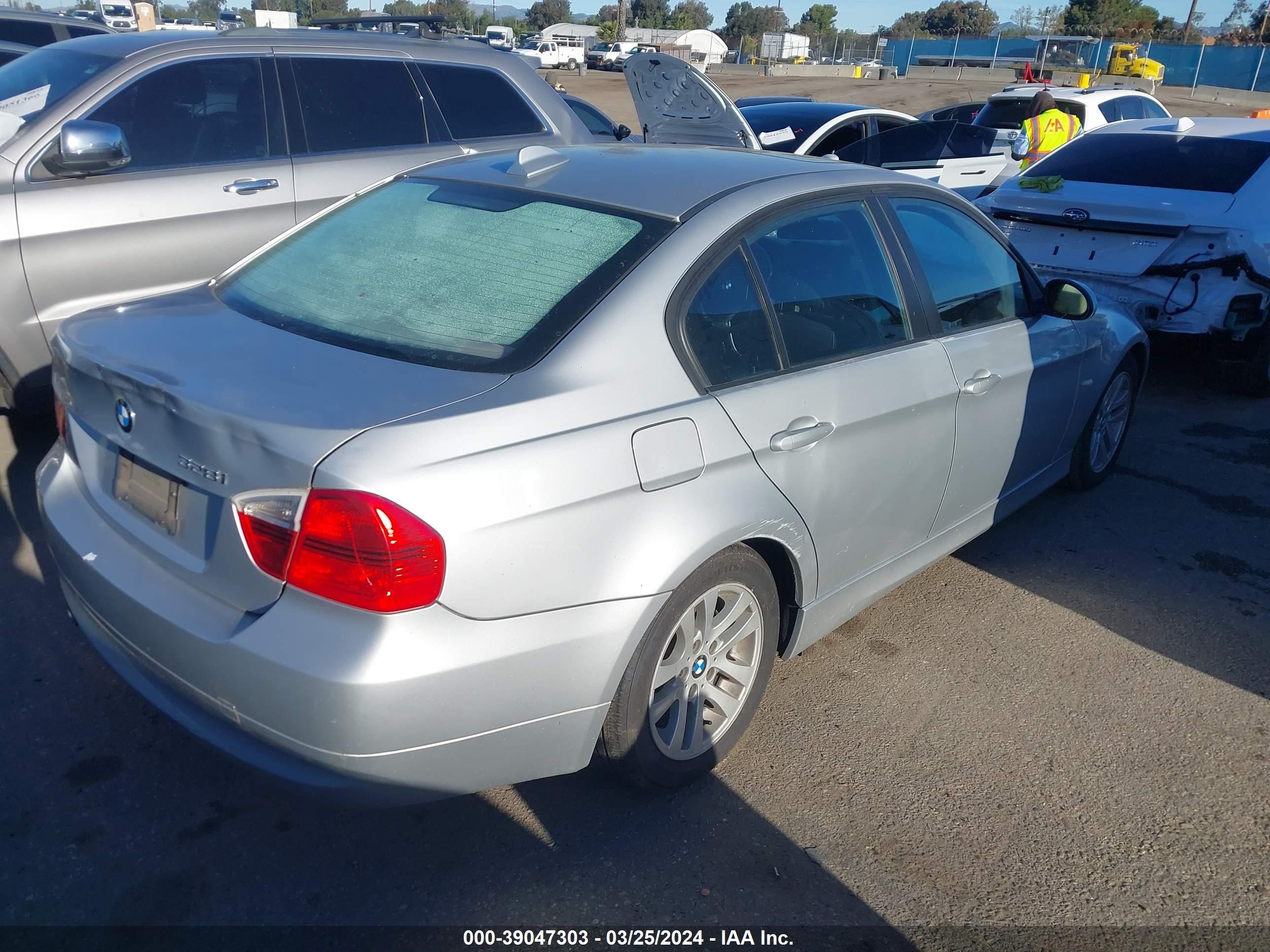 Photo 3 VIN: WBAVC53597FZ75425 - BMW 3ER 