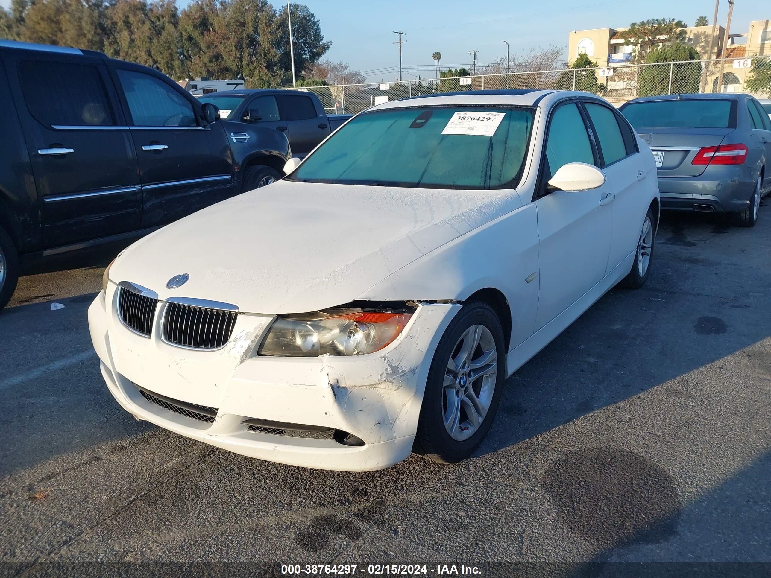 Photo 1 VIN: WBAVC57568NK77744 - BMW 3ER 